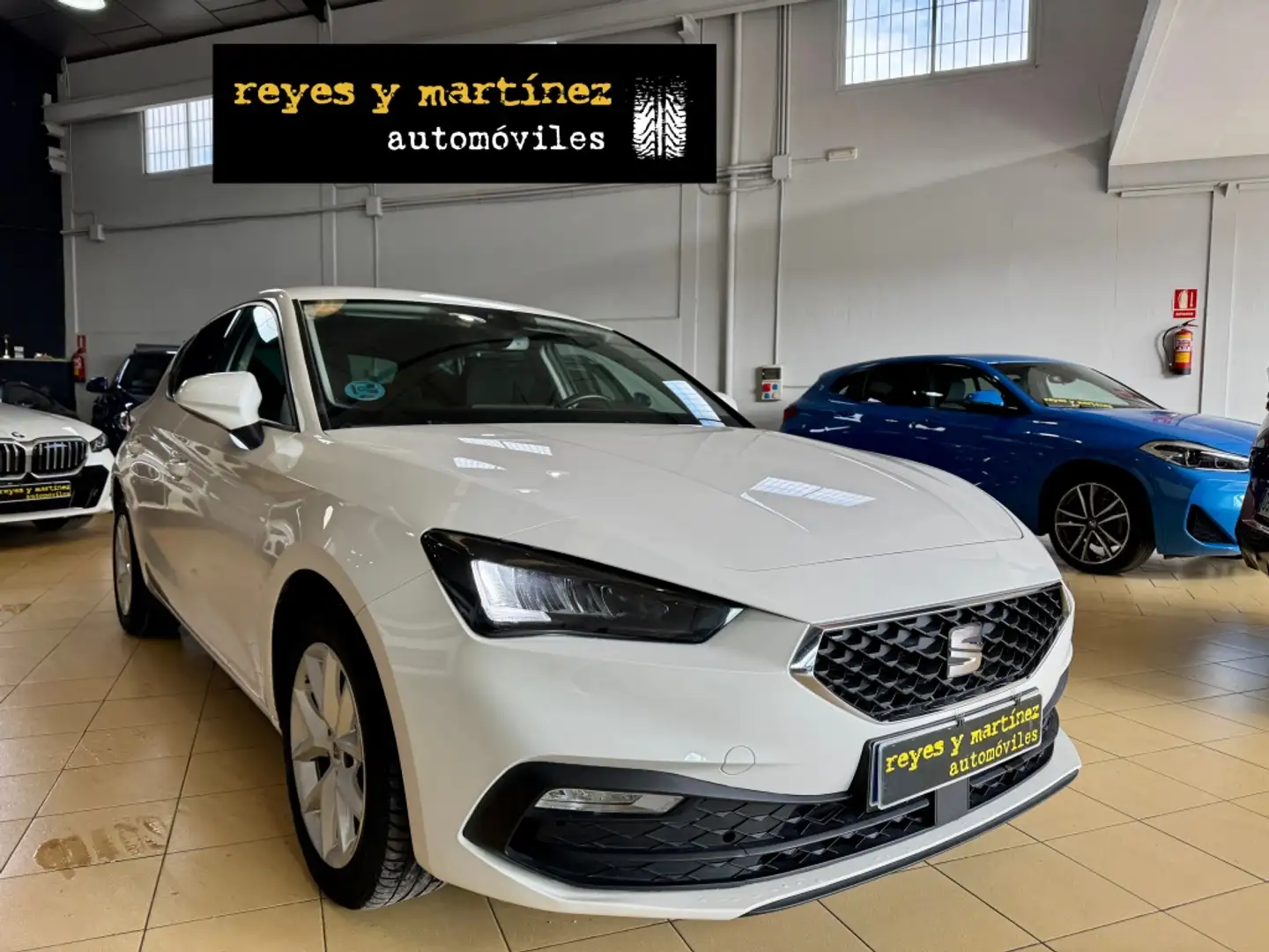 SEAT Leon 2.0TDI S&S Style Launch Pack con Navegador 115 Blanco - 2