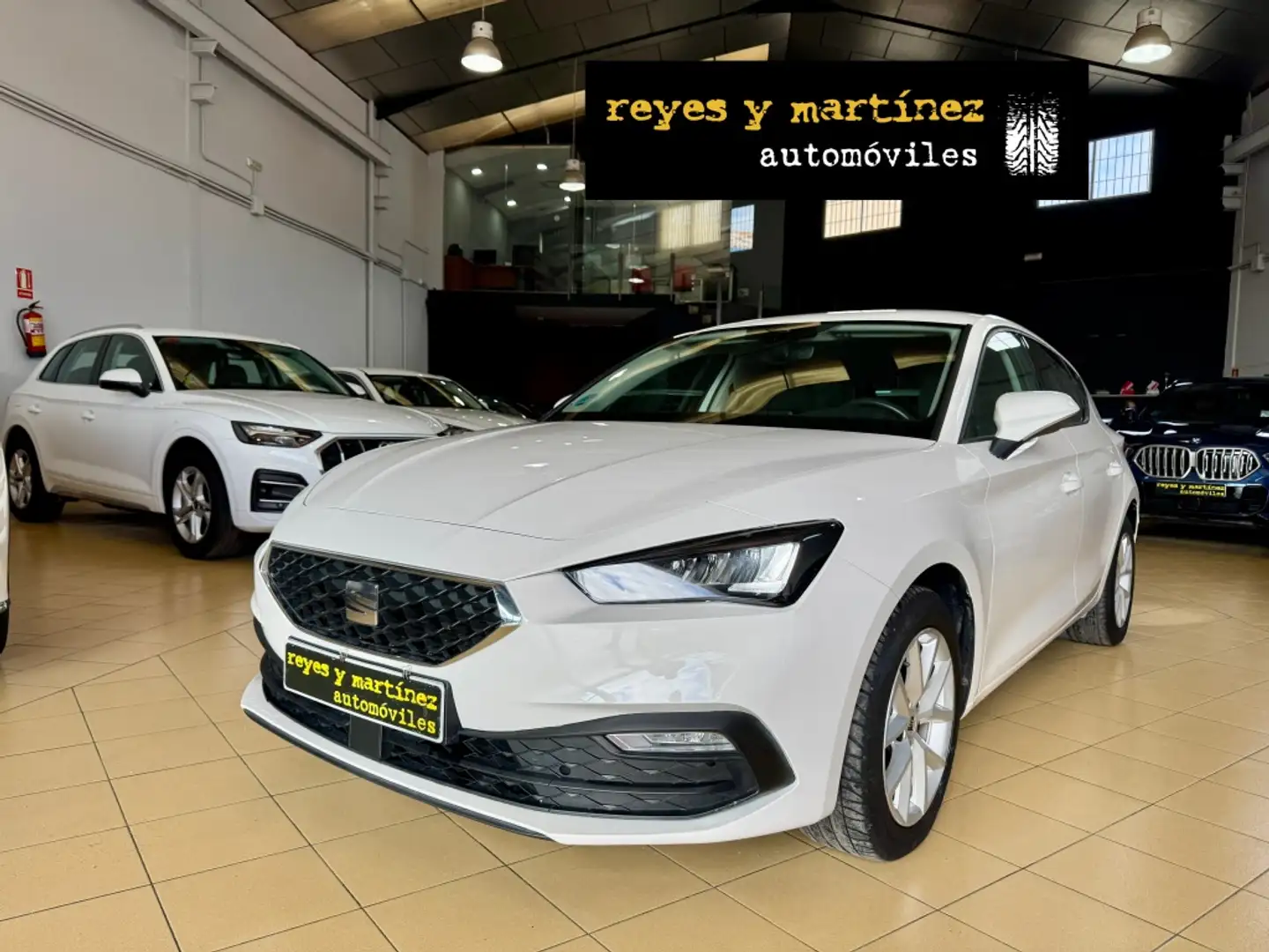 SEAT Leon 2.0TDI S&S Style Launch Pack con Navegador 115 Blanco - 1
