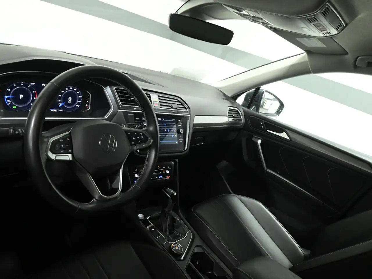 Volkswagen Tiguan снимка Volkswagen Tiguan