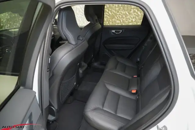 Volvo XC60 B4 D AWD Plus Ansicht 18