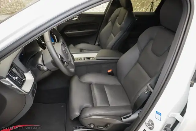 Volvo XC60 B4 D AWD Plus Ansicht 14