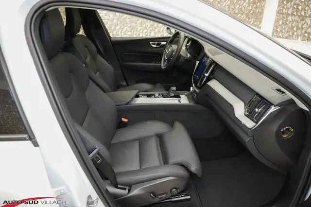 Volvo XC60 B4 D AWD Plus Ansicht 24