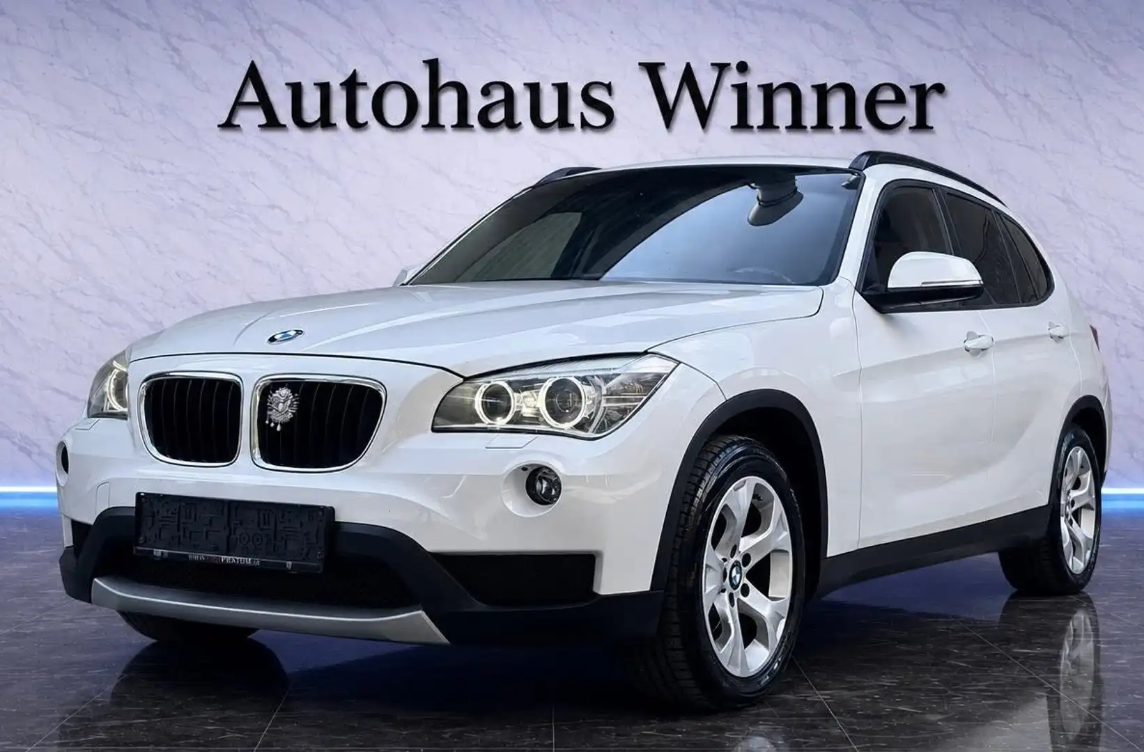 BMW X1 20 d xDrive 184 PS Aut. Mineral Weiss Top Gepgleft Weiß - 1