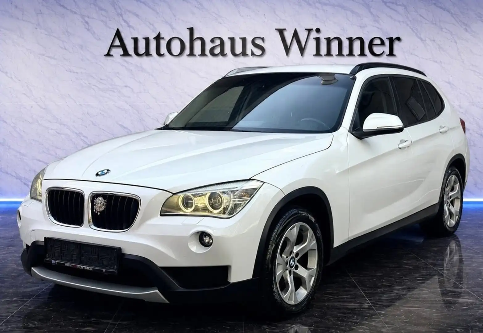 BMW X1 20 d xDrive 184 PS Aut. Mineral Weiss Top Gepgleft Weiß - 2