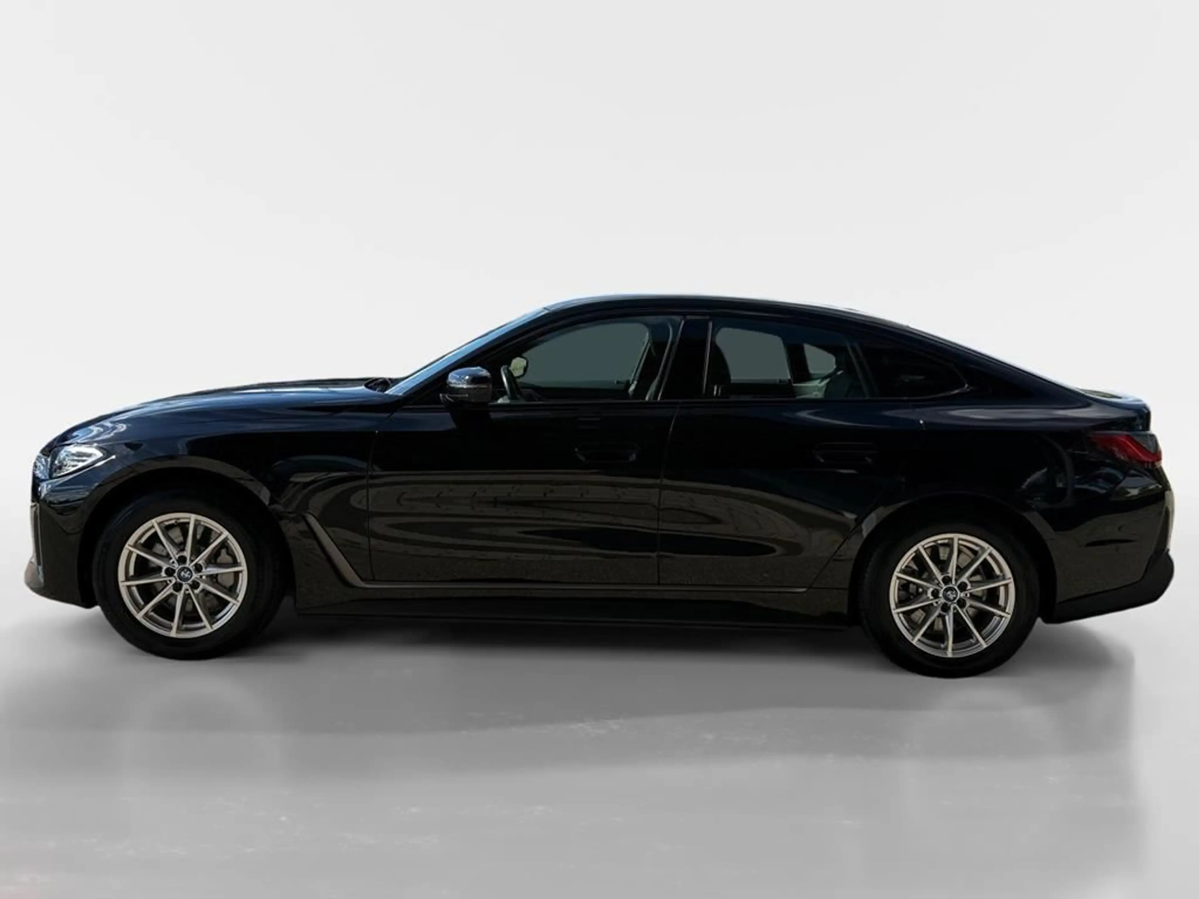 BMW i4 — photo 6
