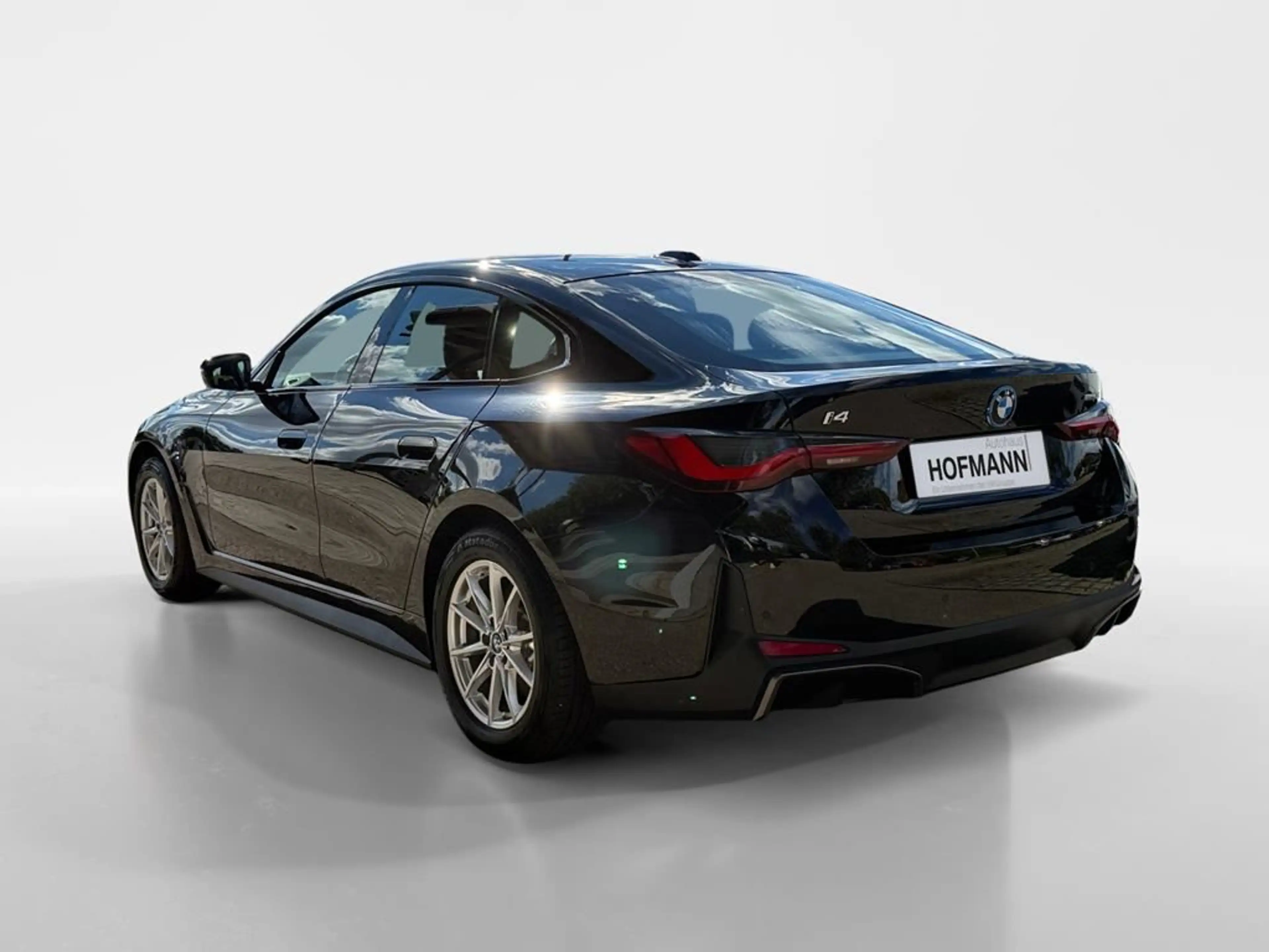 BMW i4 — photo 7
