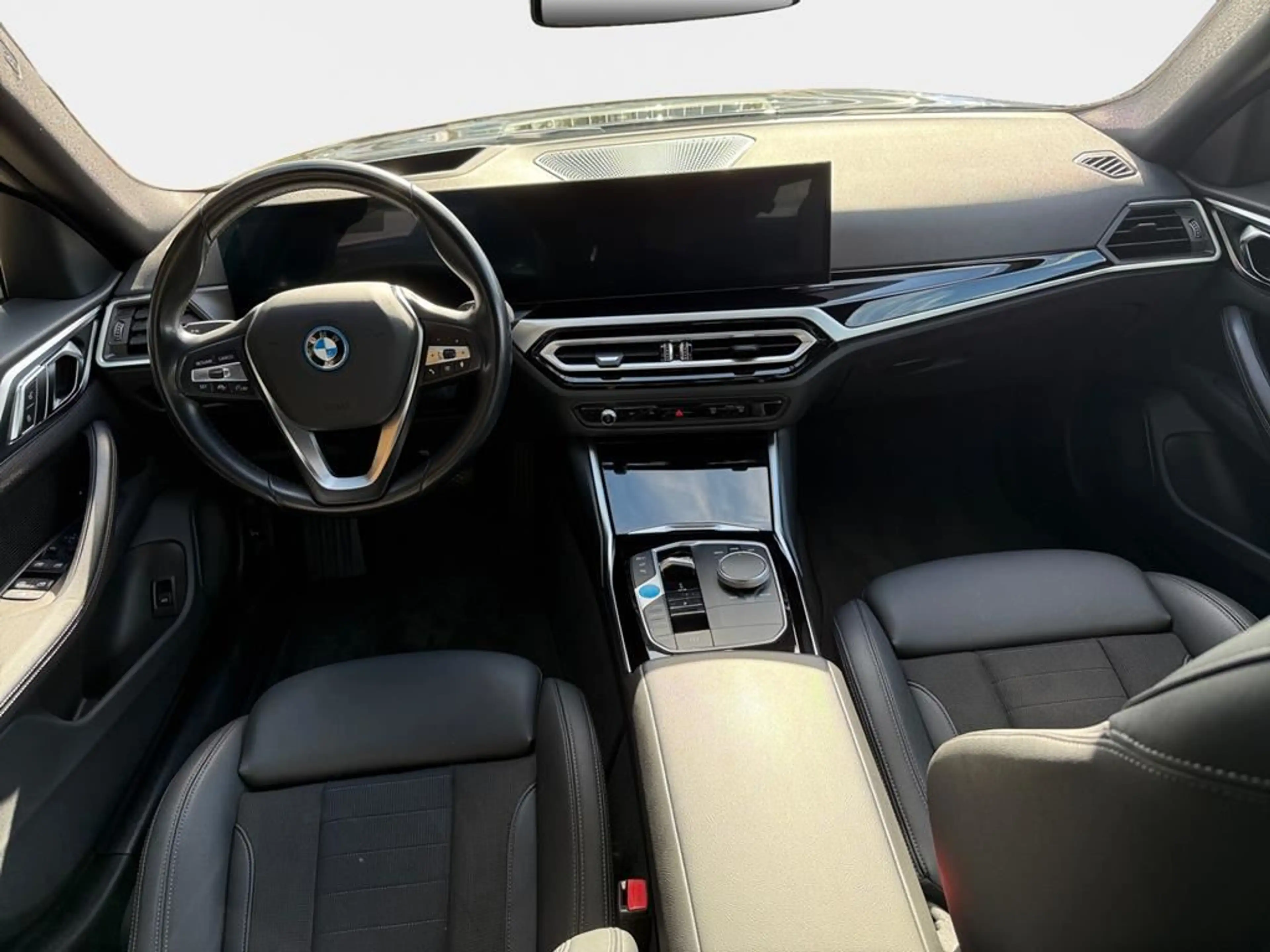 BMW i4 — photo 13