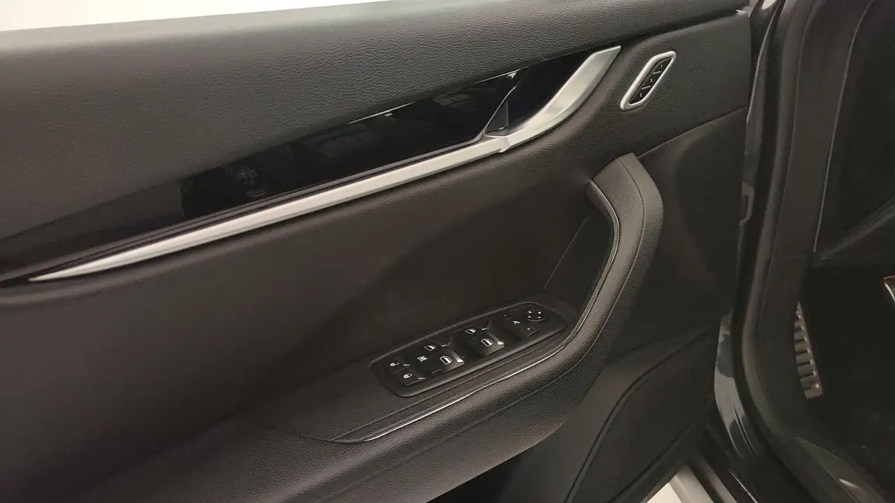 Maserati Levante 2021 — фото 12