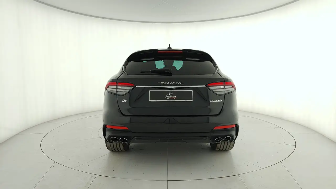 Maserati Levante 2021