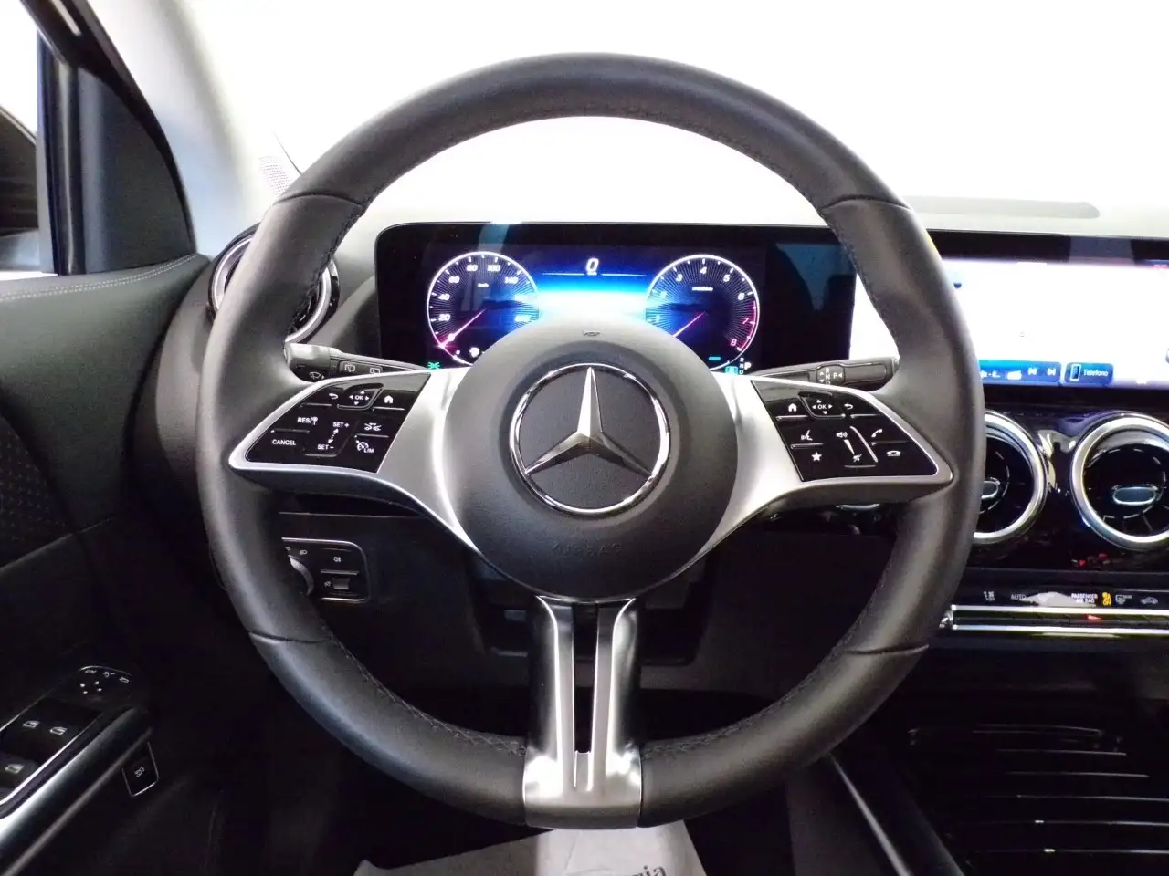 Mercedes-Benz GLA 180 - GLA 180 Progressive Advanced auto 16