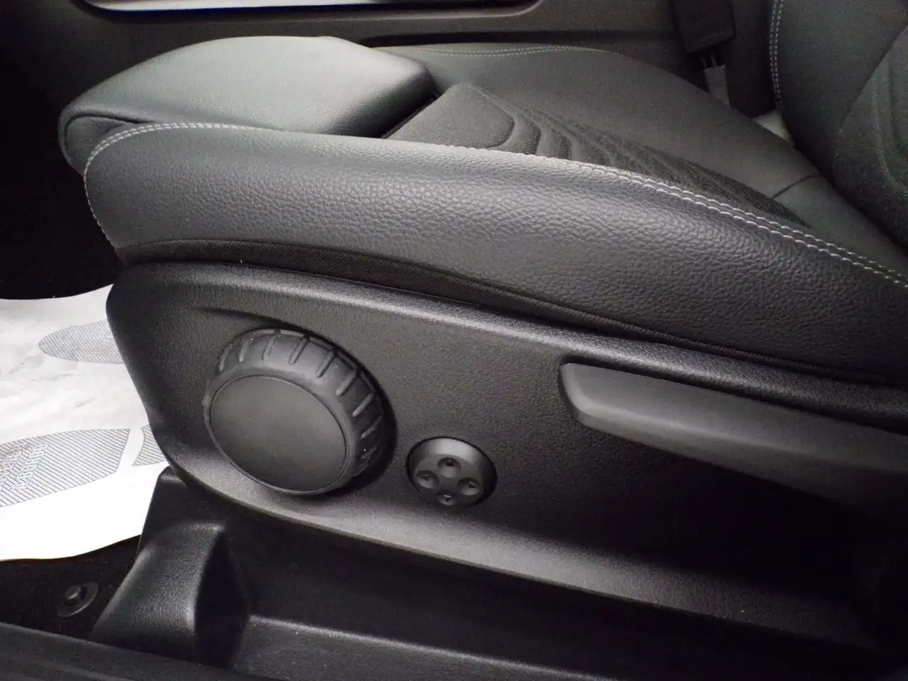 Mercedes-Benz GLA 180 - GLA 180 Progressive Advanced auto 13