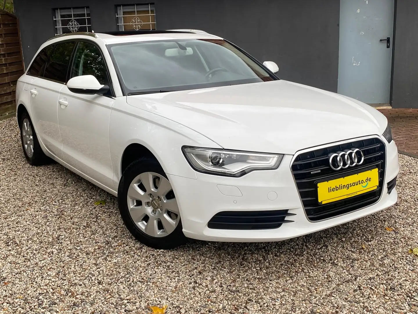 Audi A6 Avant 3.0 TDI quattro AHK Pano Navi Xenon SHZ Blanc - 2
