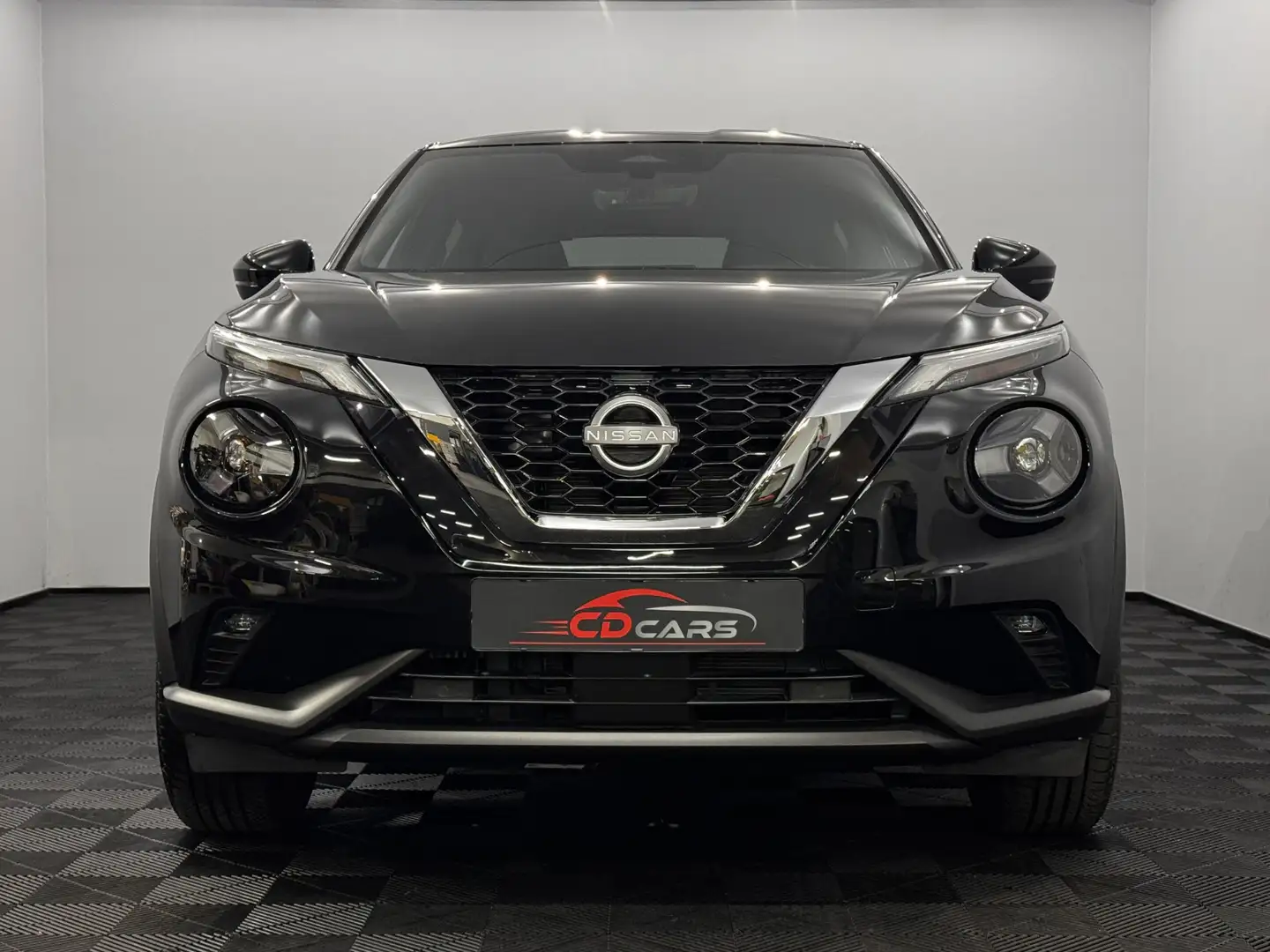 Nissan Juke 1.0 DIG-T N-Connecta Half leder, Camera, Navi, Win Zwart - 2