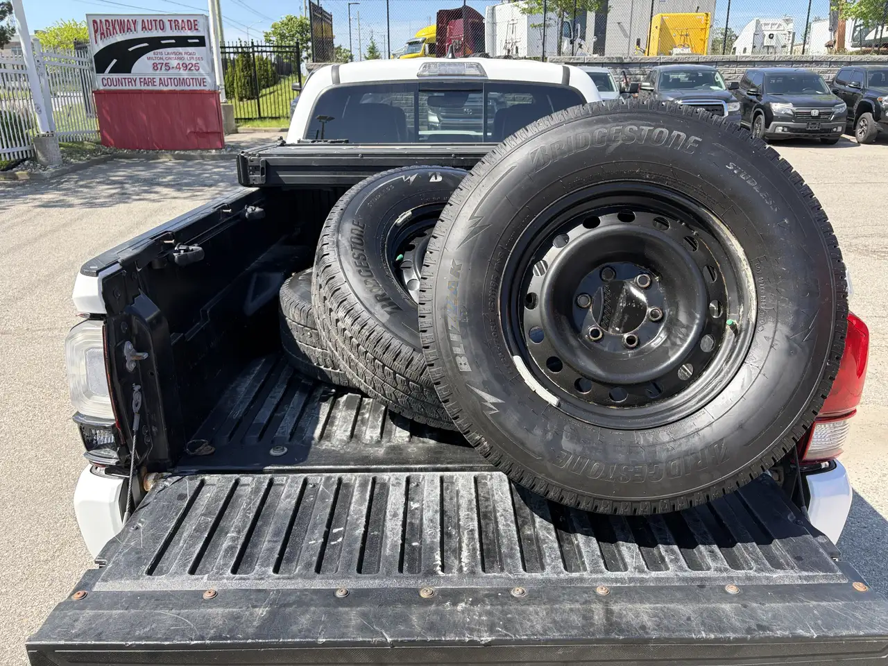 Toyota Tacoma снимка Toyota Tacoma