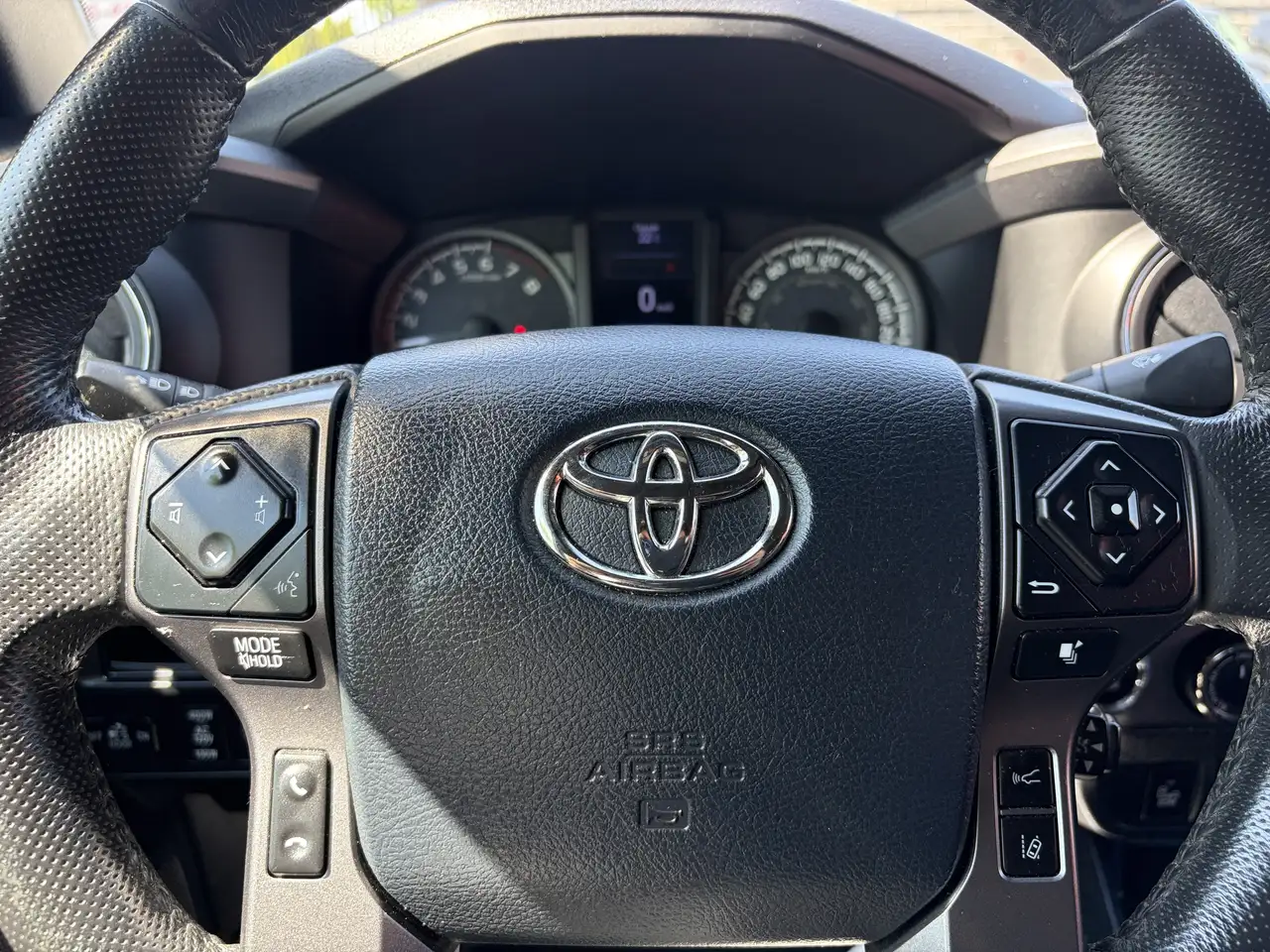 Toyota Tacoma снимка Toyota Tacoma