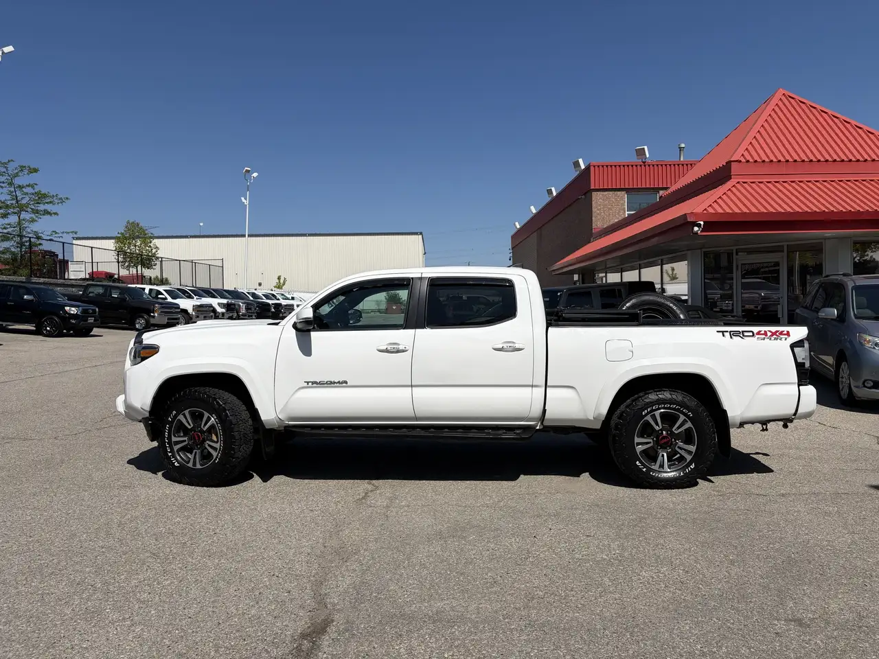 Toyota Tacoma снимка Toyota Tacoma