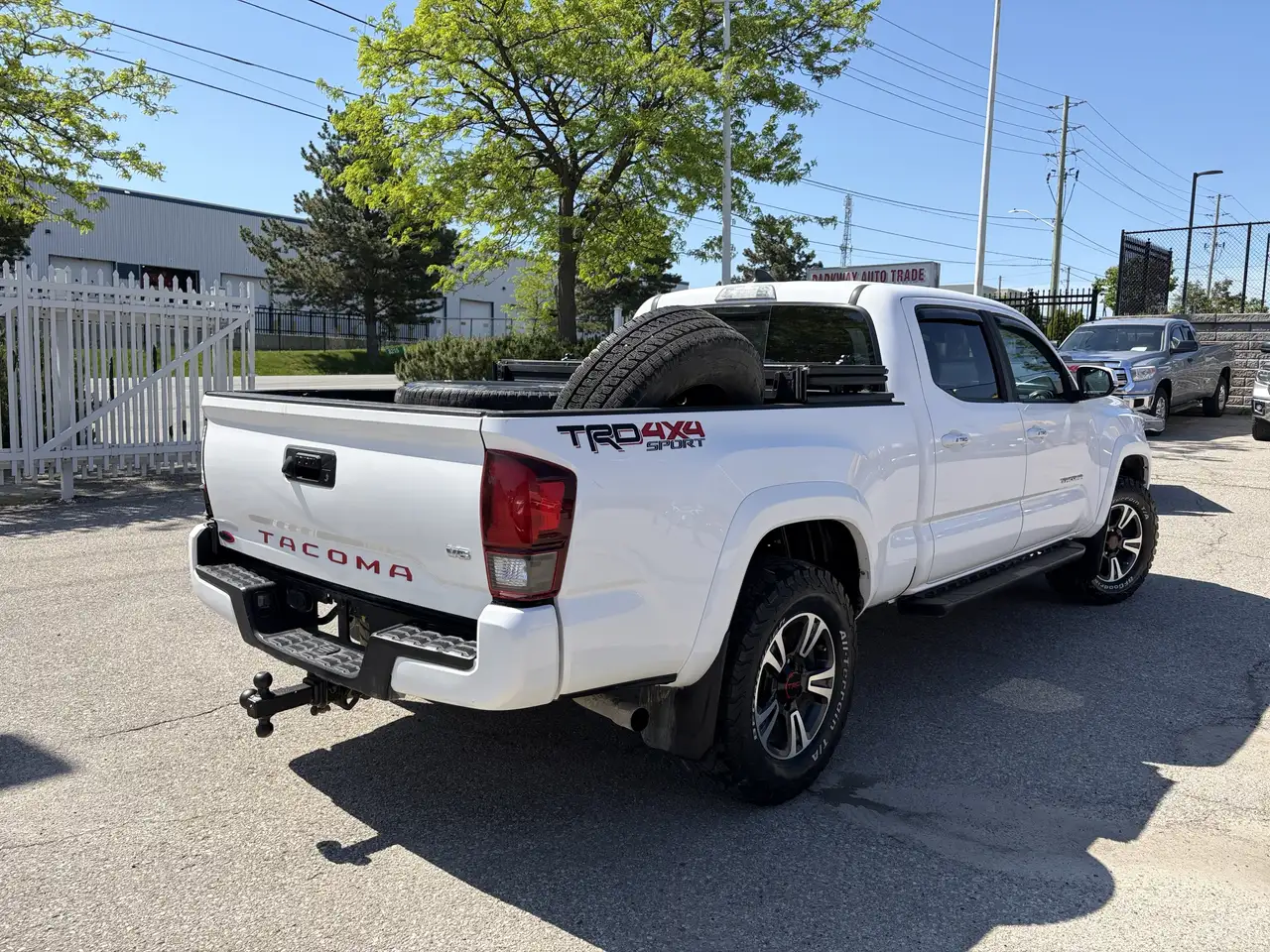 Toyota Tacoma снимка Toyota Tacoma
