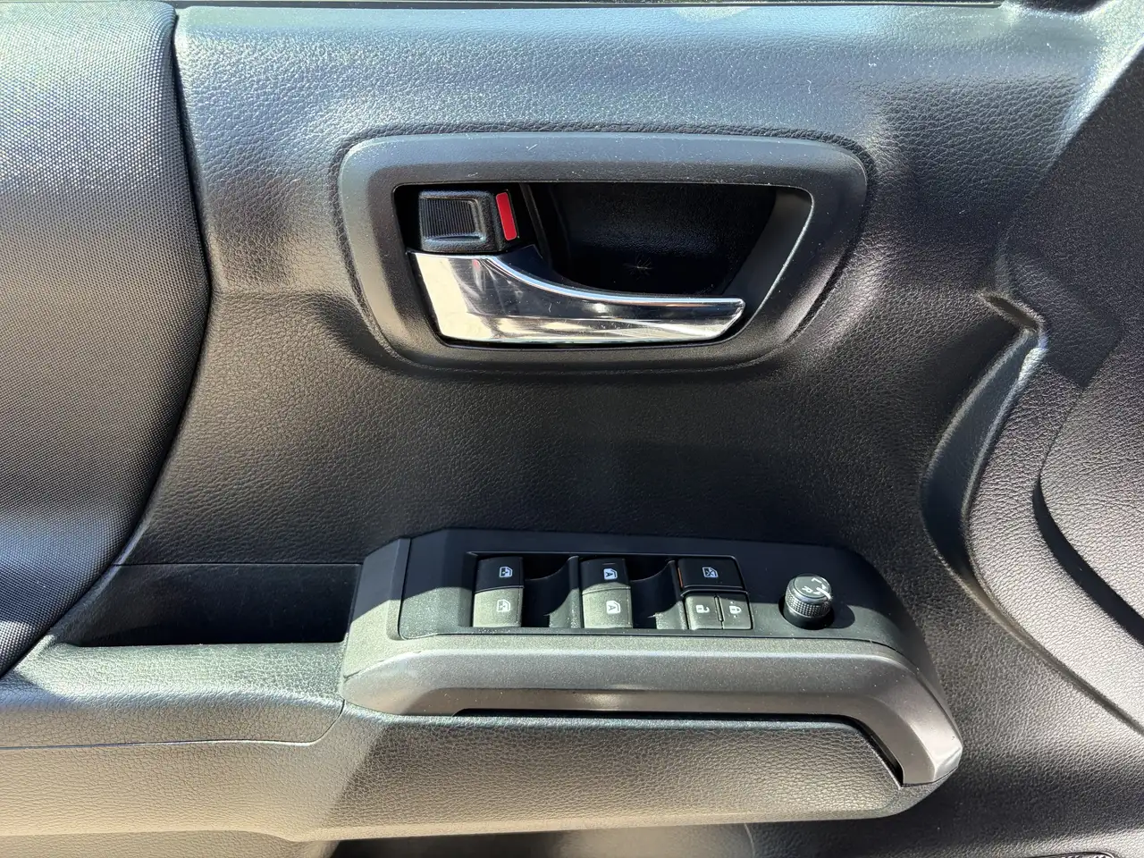 Toyota Tacoma снимка Toyota Tacoma