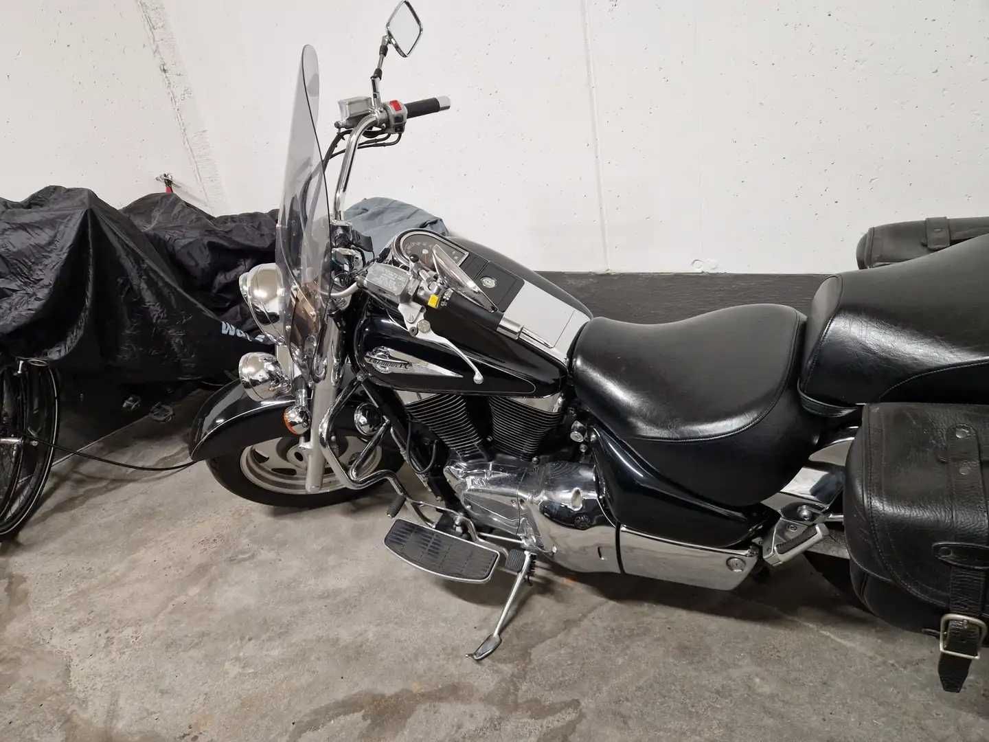 Suzuki VL 1500 Чорний - 1