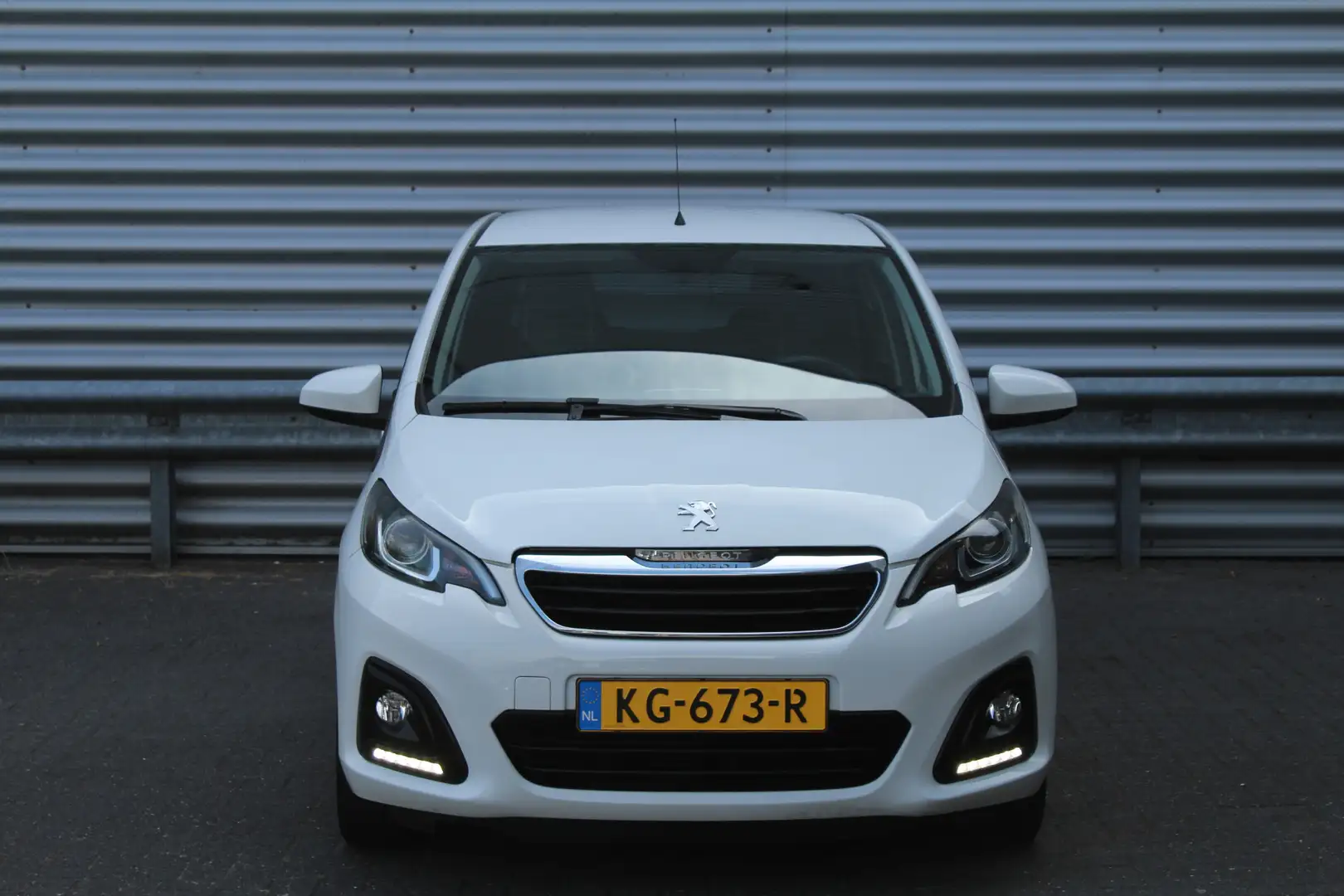 Peugeot 108 1.0 e-VTi 70pk Active NL-Auto NAP Airco 15"LMV CPV Wit - 2