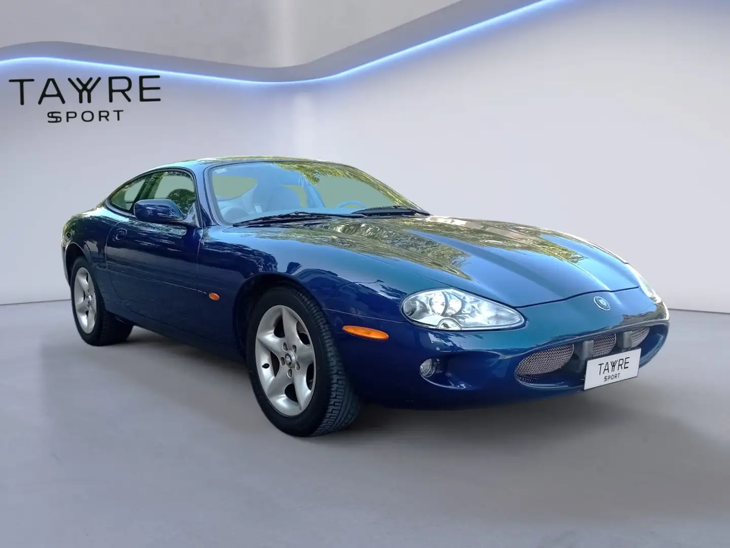 Jaguar XK XK8 Coupé 4.0 Aut. - 1