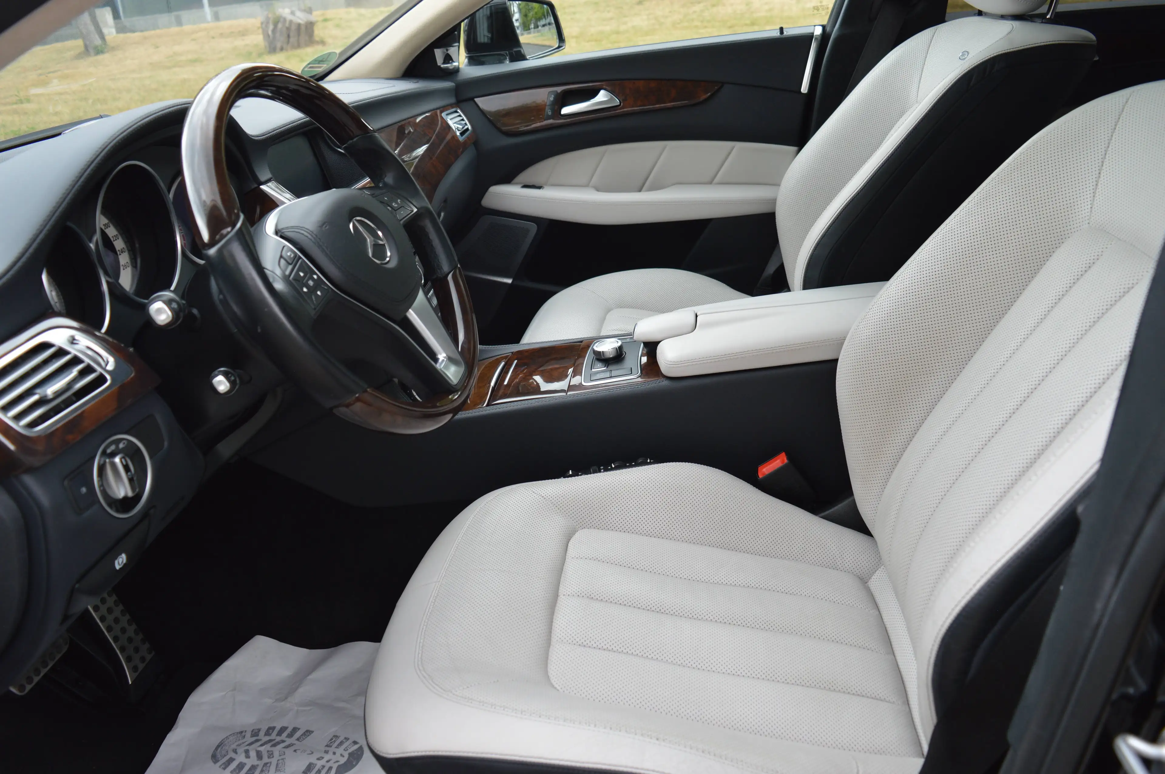 Mercedes-Benz CLS 500 CLS 500 BlueEfficiency 4Matic*Leder*Schiebedach*Navi* — photo 10