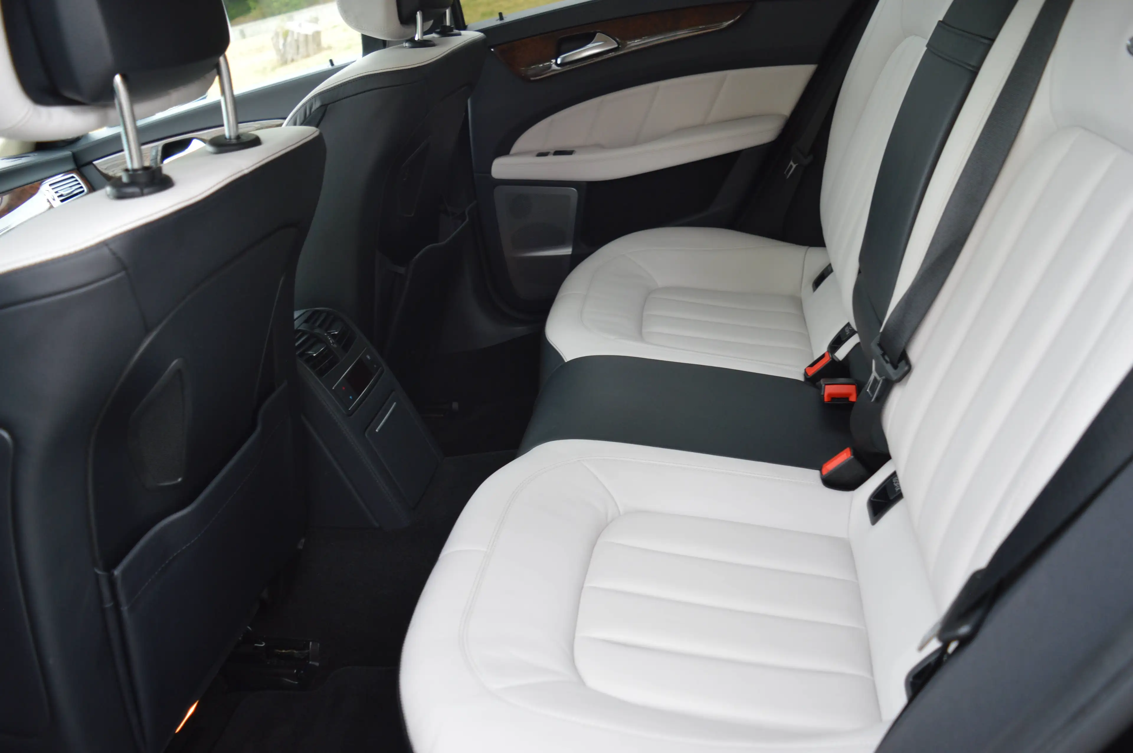 Mercedes-Benz CLS 500 CLS 500 BlueEfficiency 4Matic*Leder*Schiebedach*Navi* — photo 11
