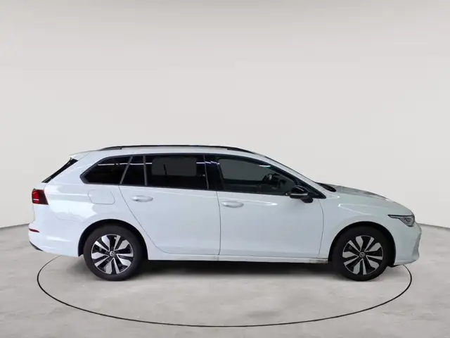 Volkswagen Golf view 3