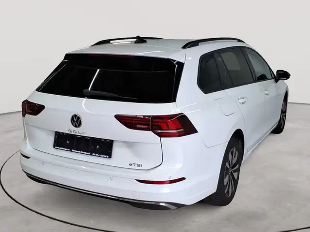 Volkswagen Golf view 4