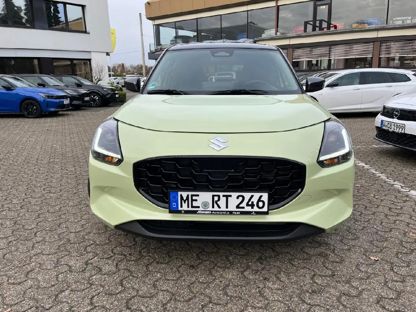 Suzuki Swift 1.2 Dualjet Hybrid 61 kW Comfort AUTOMATIK Grün - 2