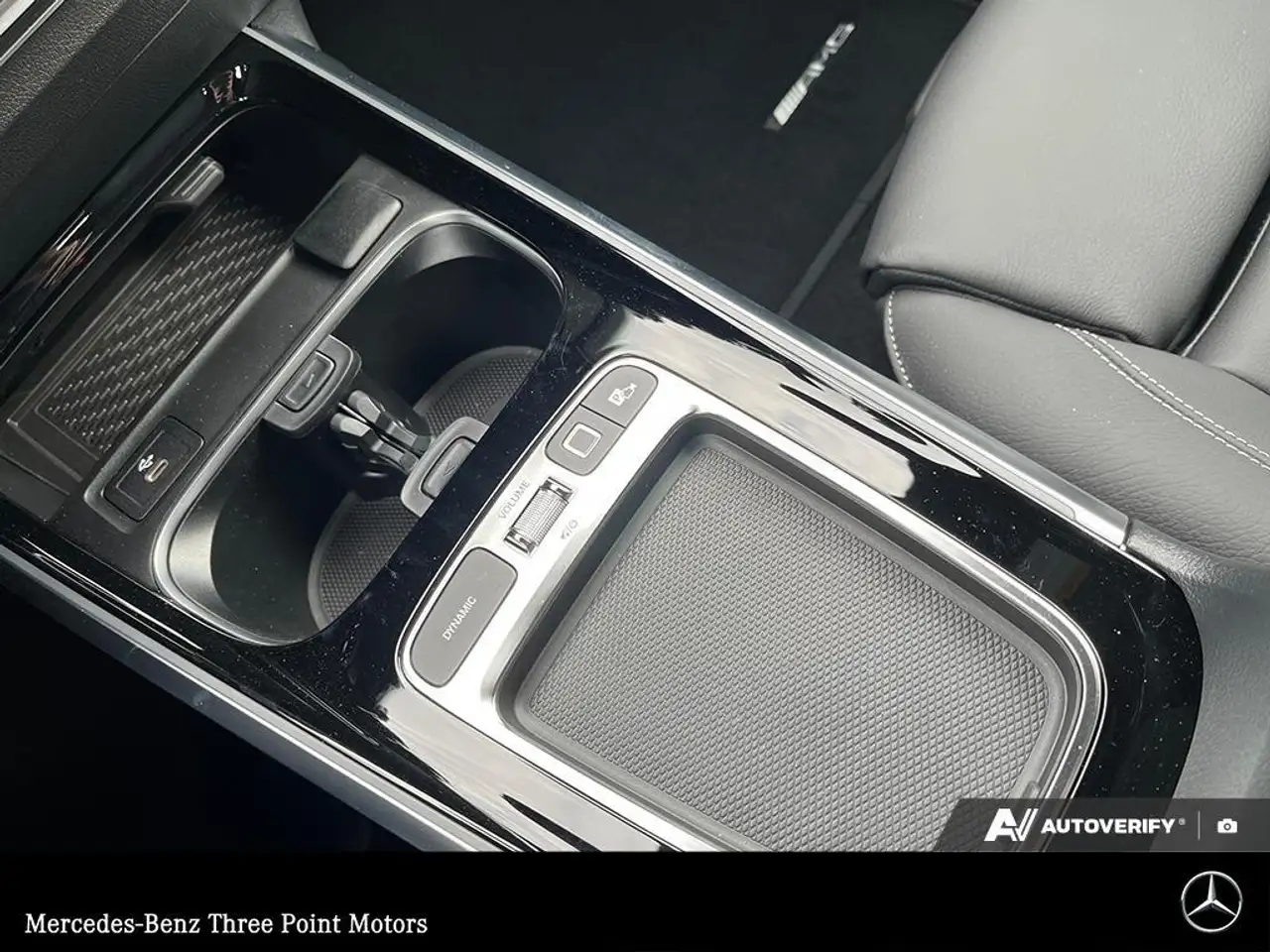 Mercedes-Benz EQB снимка Mercedes-Benz EQB