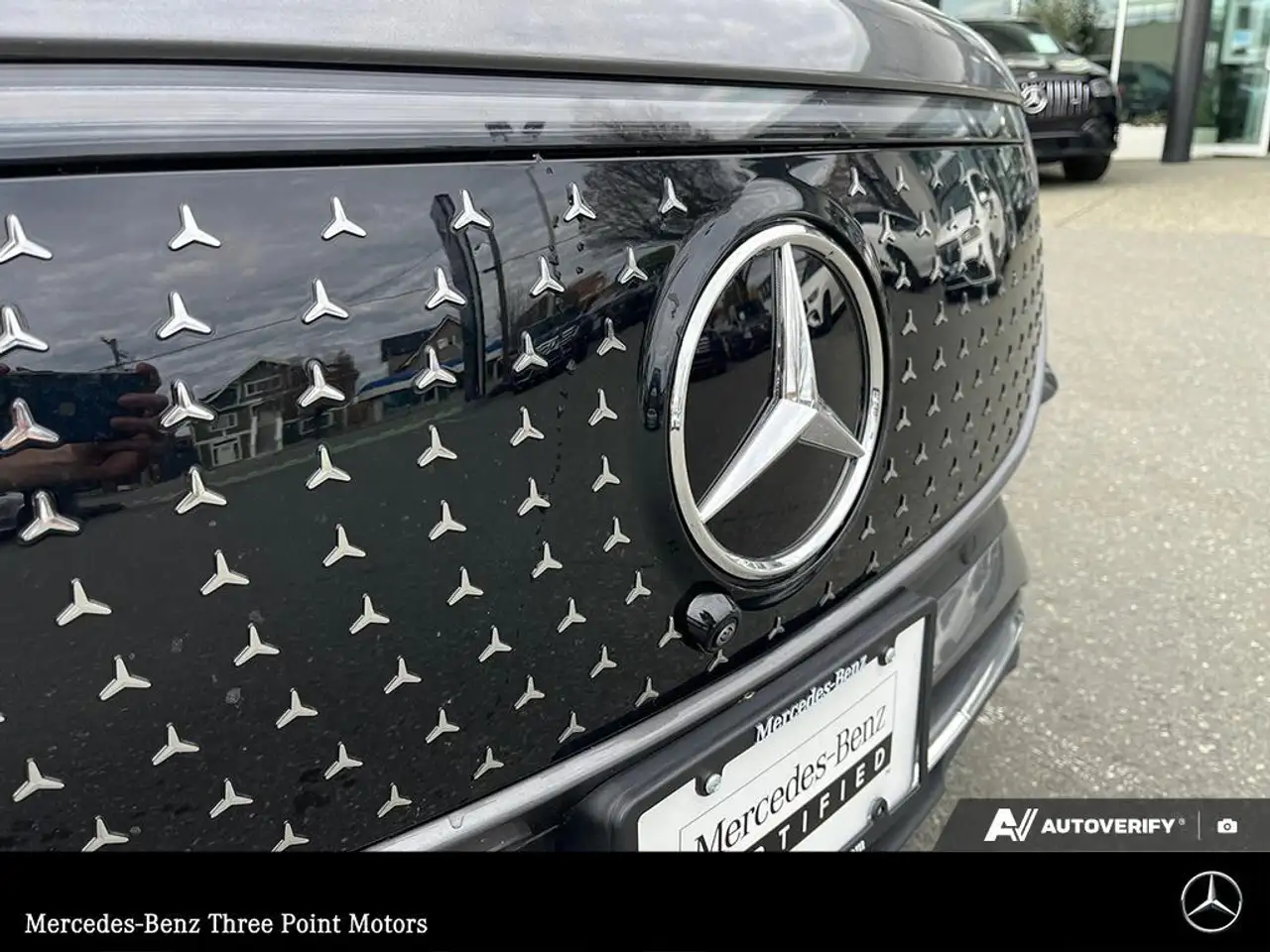 Mercedes-Benz EQB снимка Mercedes-Benz EQB