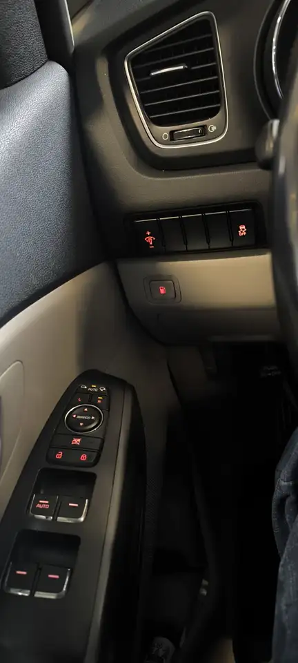 Kia Sedona снимка Kia Sedona