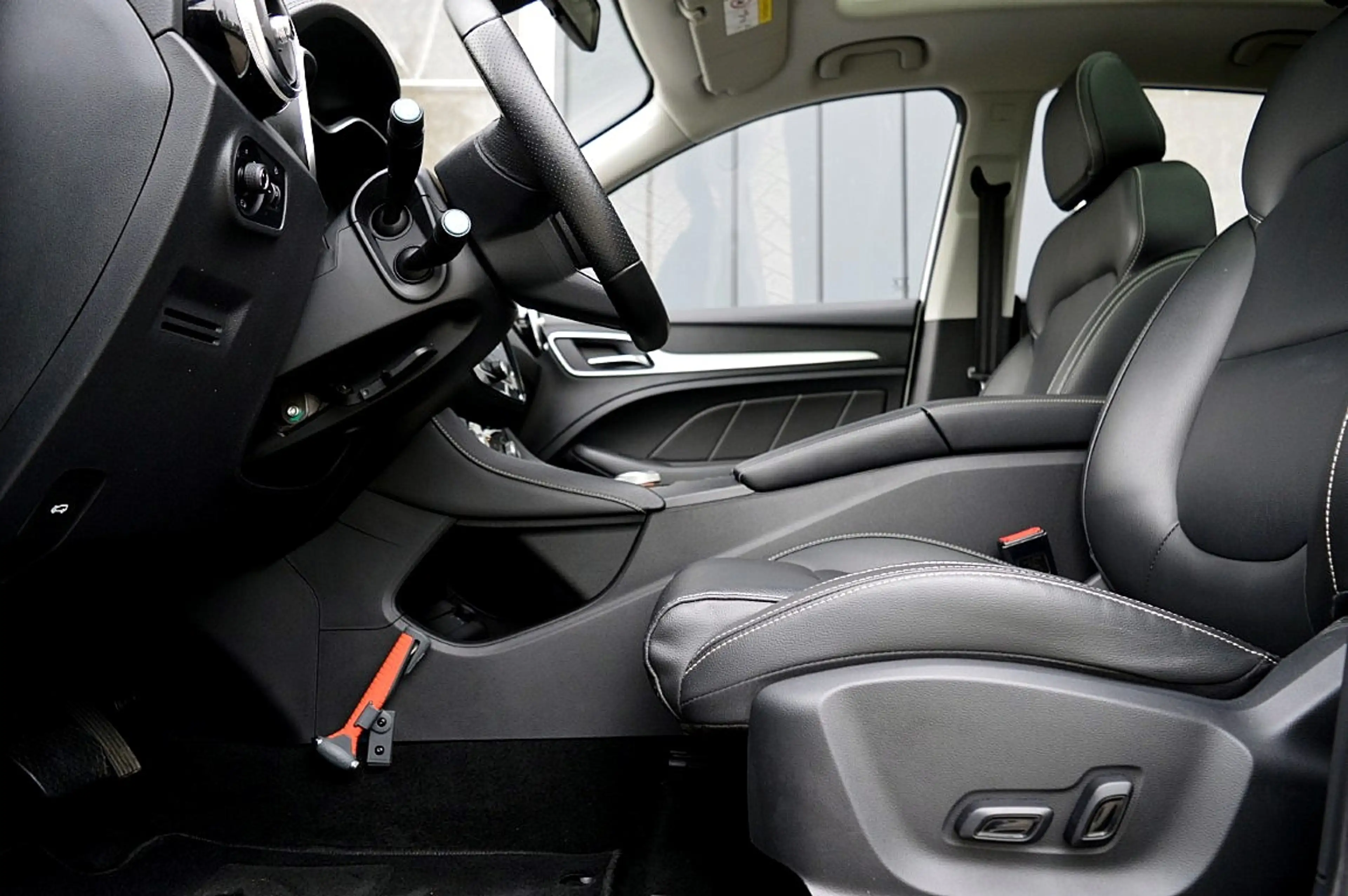 MG ZS MG EV Luxury 45 kWh Rijklaarprijs-Garantie Panoram — photo 12