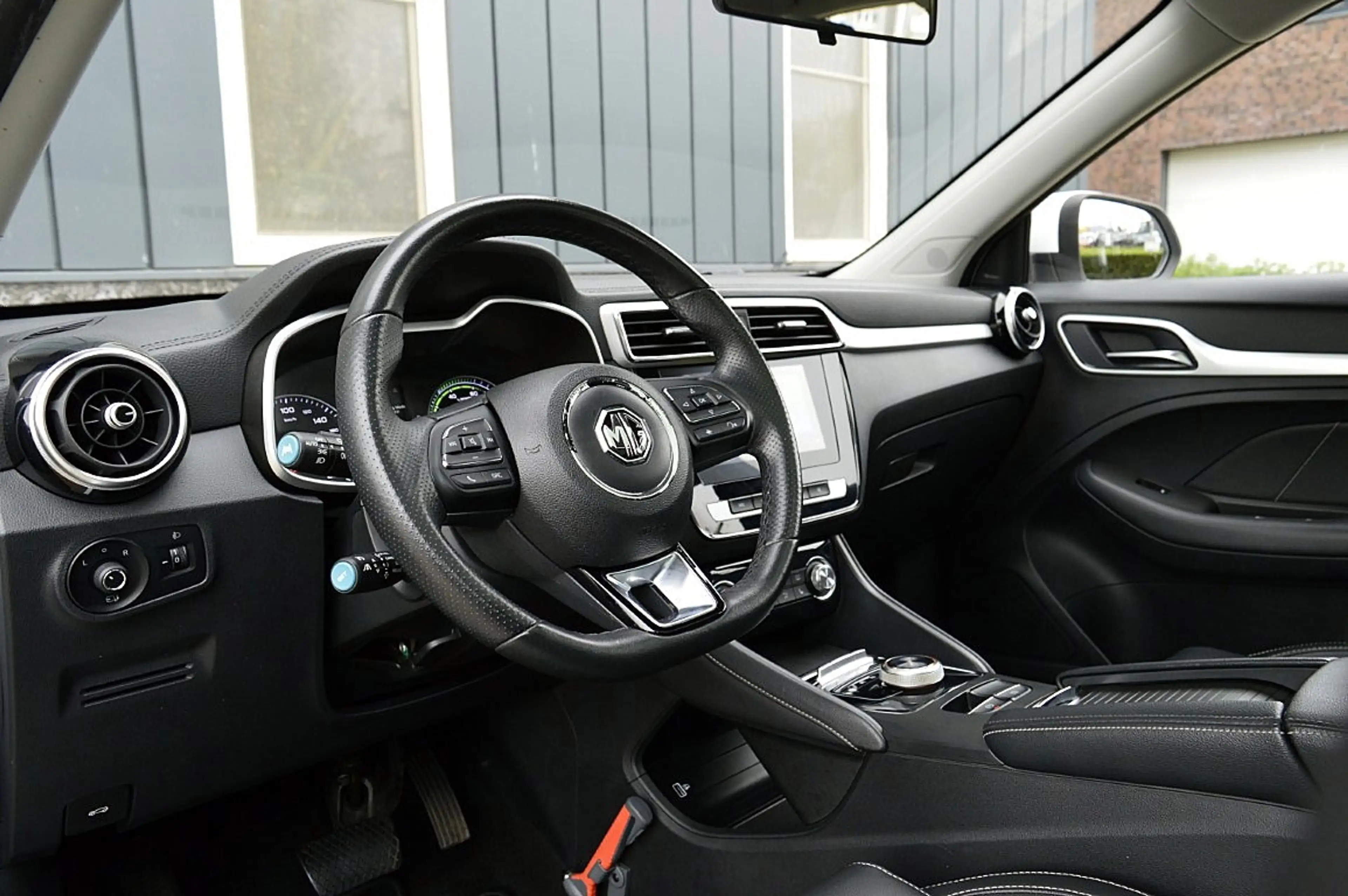 MG ZS MG EV Luxury 45 kWh Rijklaarprijs-Garantie Panoram — photo 11