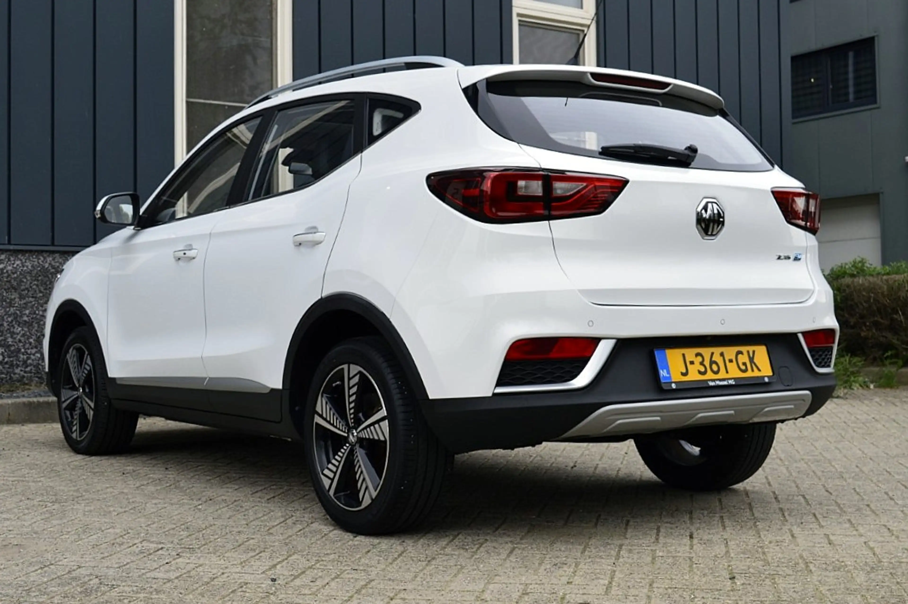 MG ZS MG EV Luxury 45 kWh Rijklaarprijs-Garantie Panoram — photo 3
