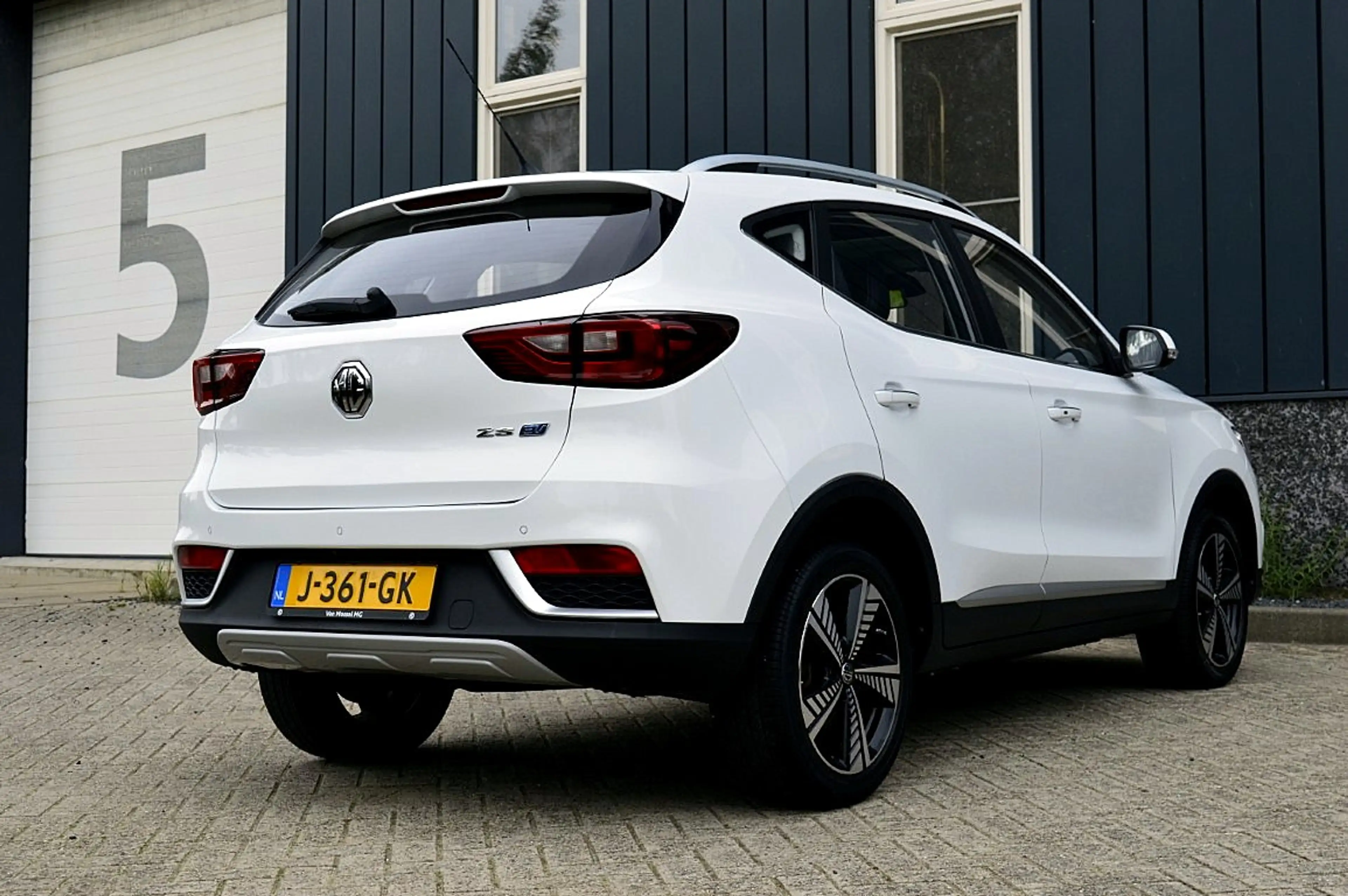 MG ZS MG EV Luxury 45 kWh Rijklaarprijs-Garantie Panoram — photo 5