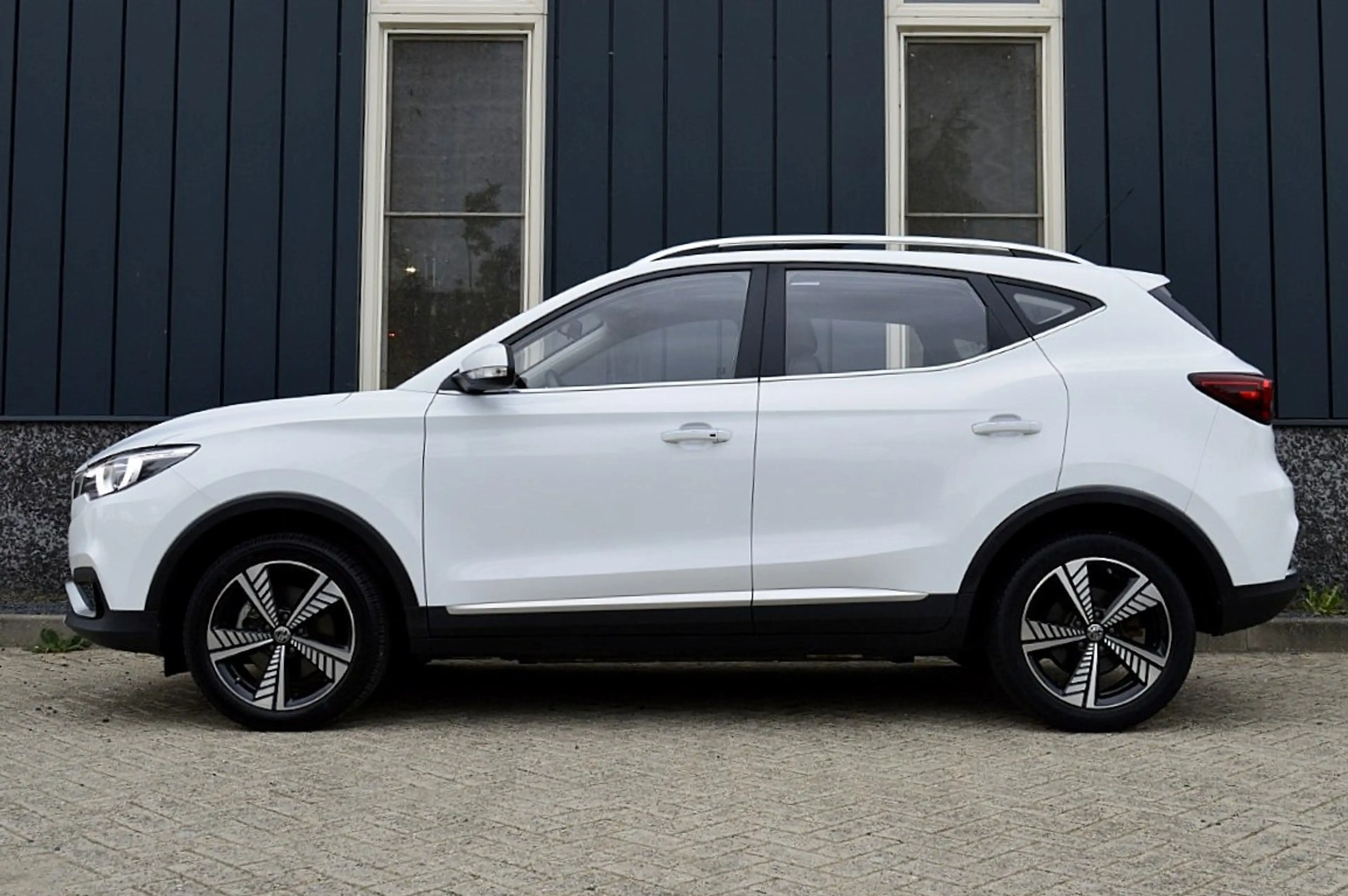 MG ZS MG EV Luxury 45 kWh Rijklaarprijs-Garantie Panoram — photo 2