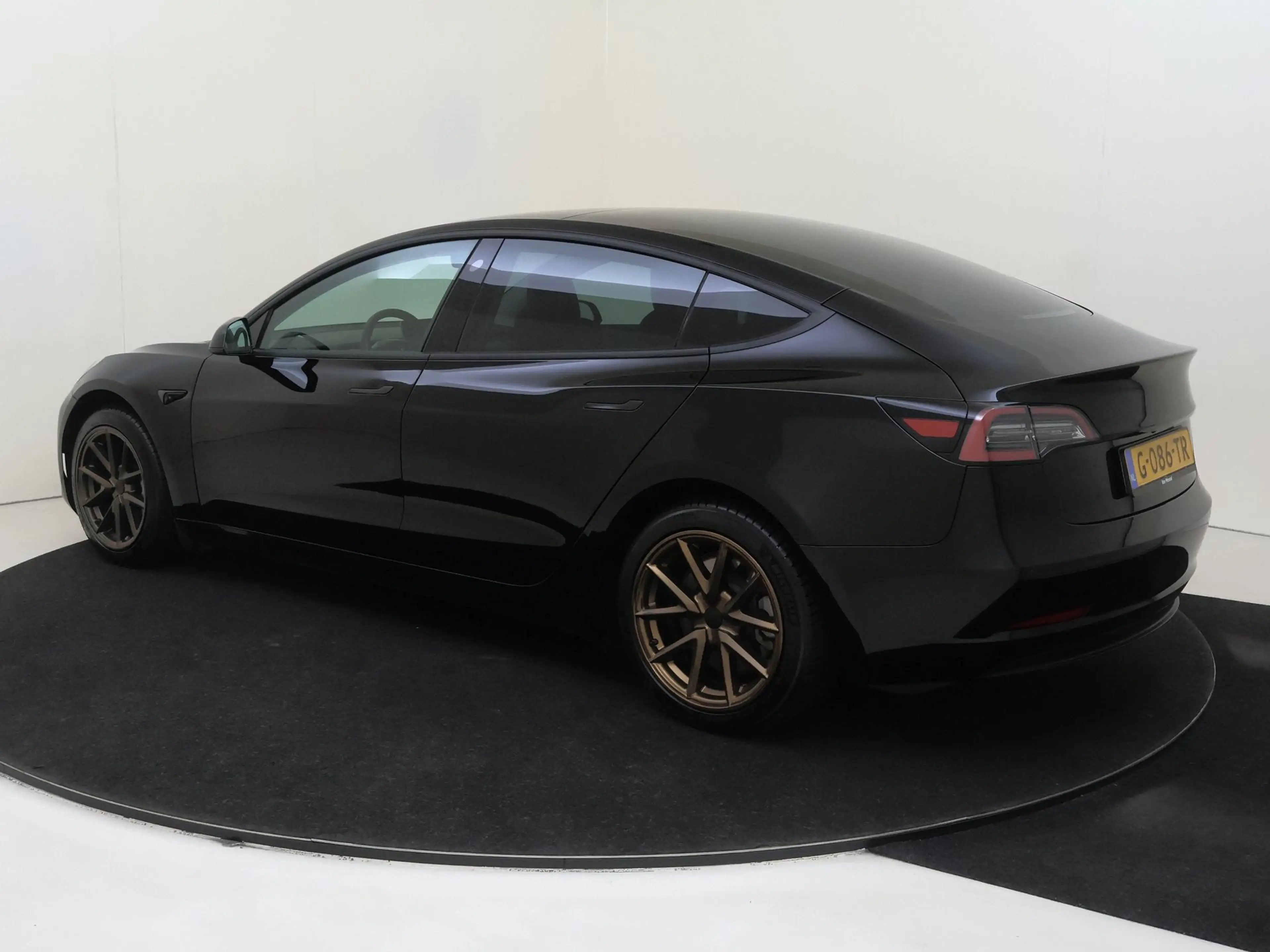 Tesla Model 3 Standard RWD Plus 60 kWh | Carplay/ Android auto | — photo 3
