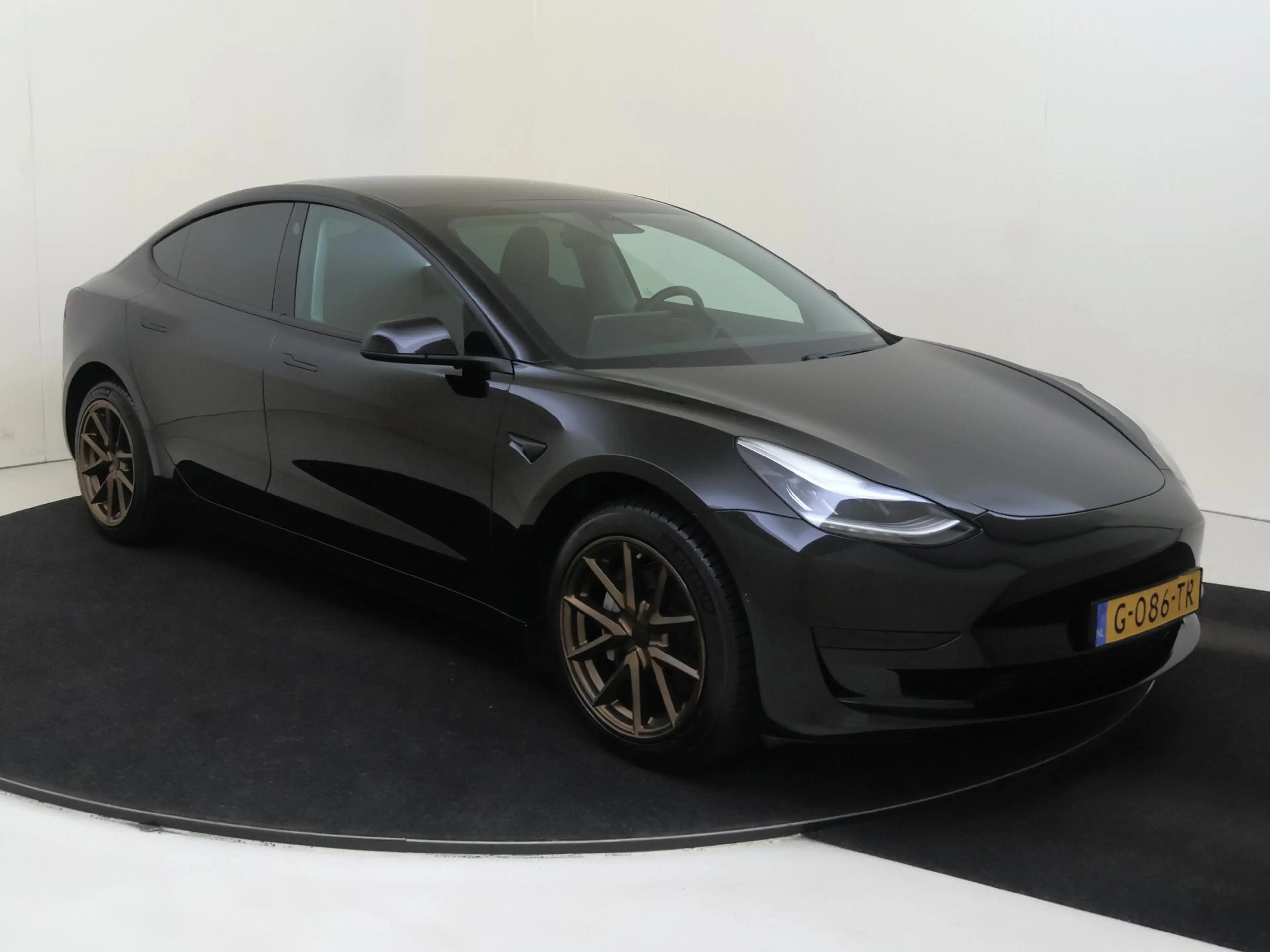 Tesla Model 3 Standard RWD Plus 60 kWh | Carplay/ Android auto | — photo 2