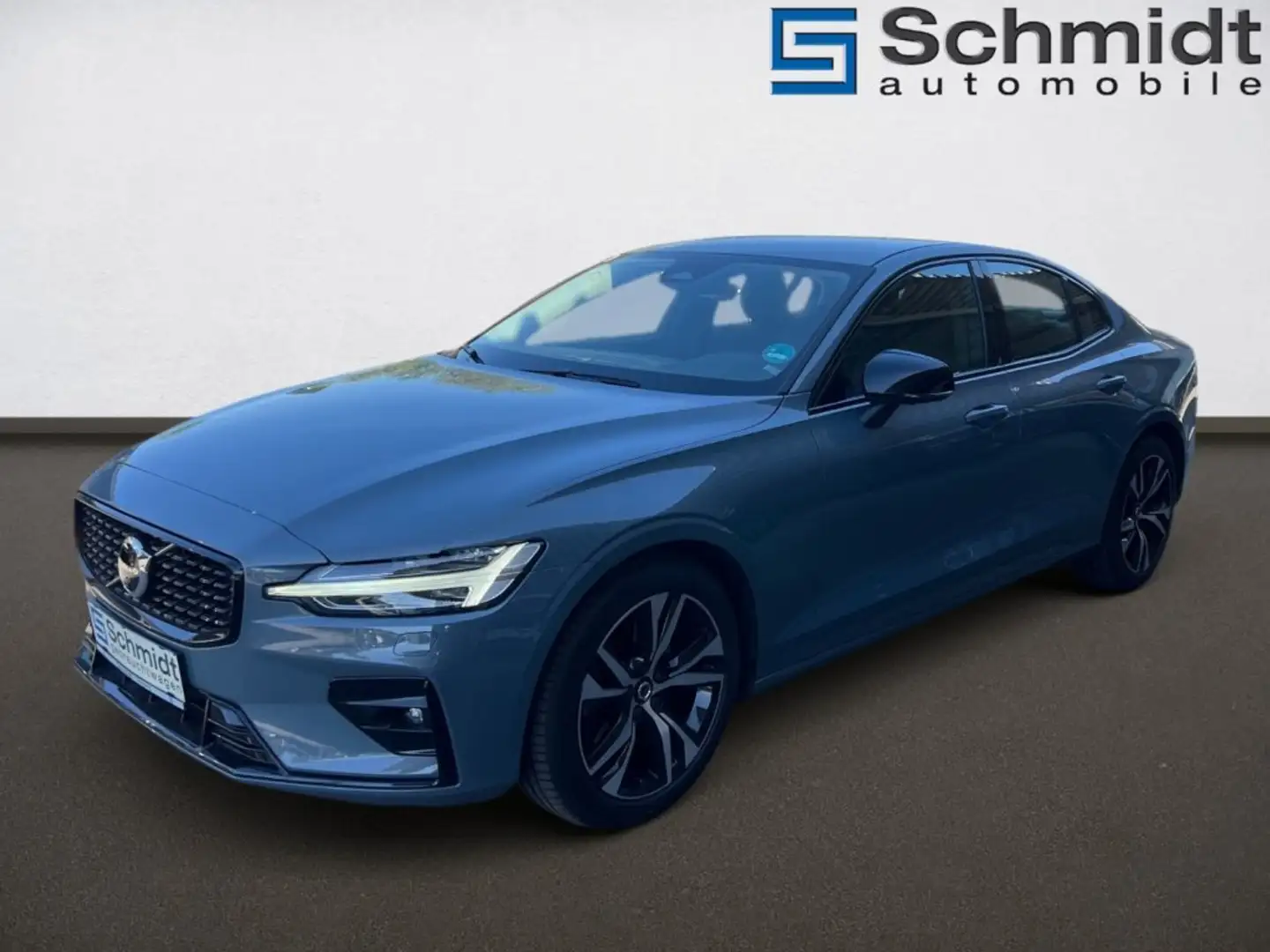 Volvo S60 Plus, B4 Mild Hybrid, Benzin, Dark Gris - 2
