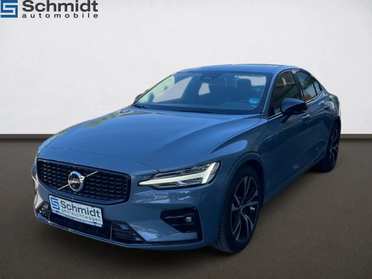 Volvo S60 Plus, B4 Mild Hybrid, Benzin, Dark Gris - 1