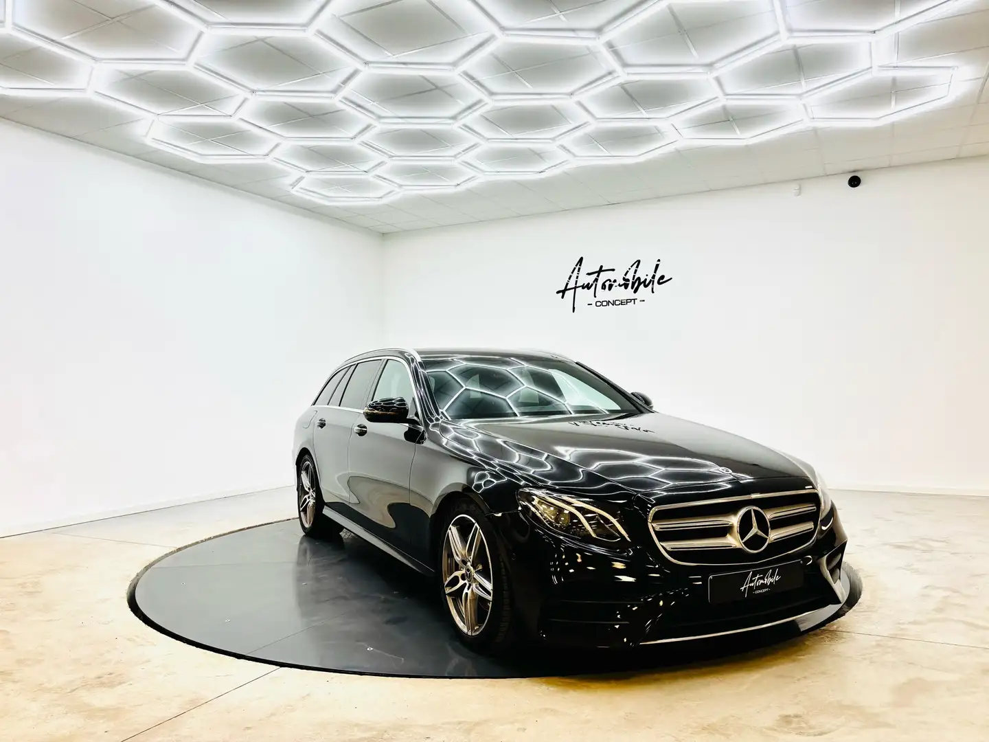 Mercedes-Benz E 200 ✅1AN GARANTIE✅PACK AMG✅REMORQUE✅CAMERA✅A Noir - 2