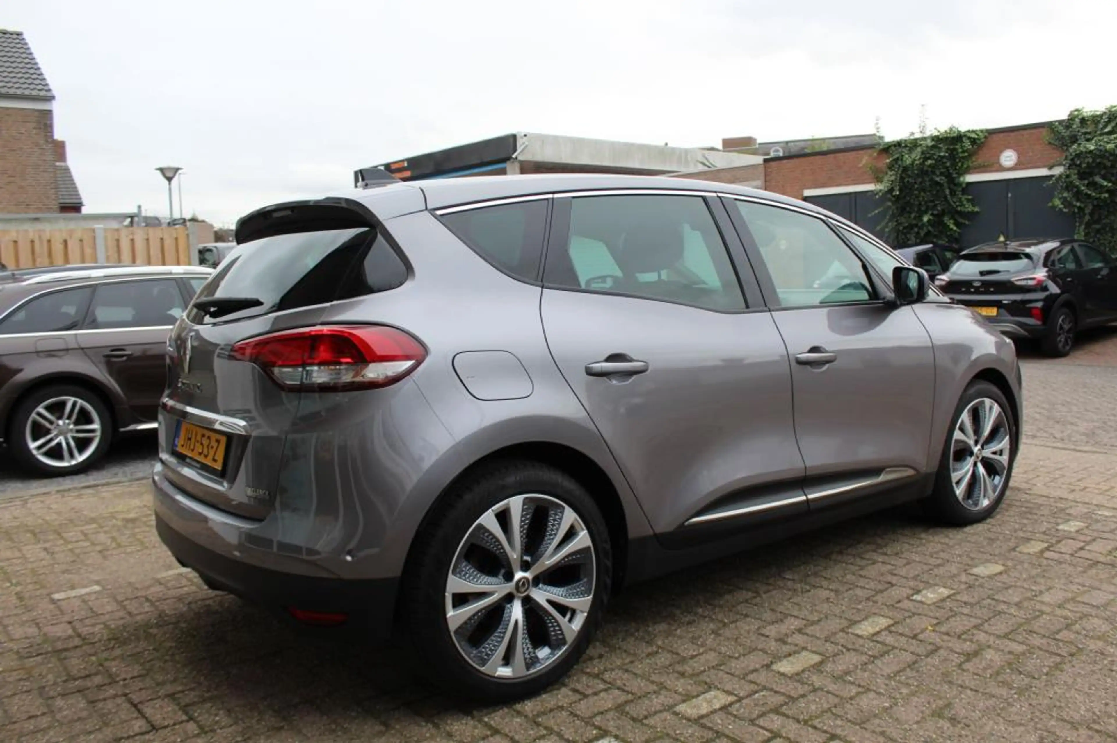 Renault Scenic 1.3 TCe Limited Automaat — photo 3