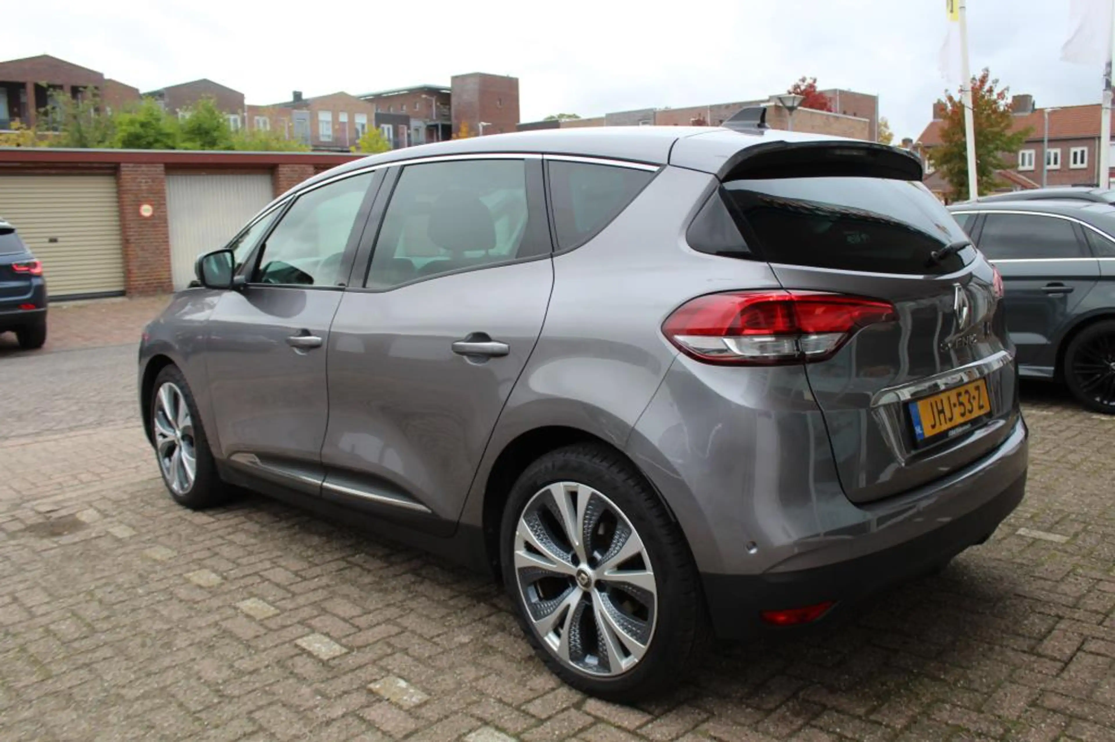 Renault Scenic 1.3 TCe Limited Automaat — photo 4