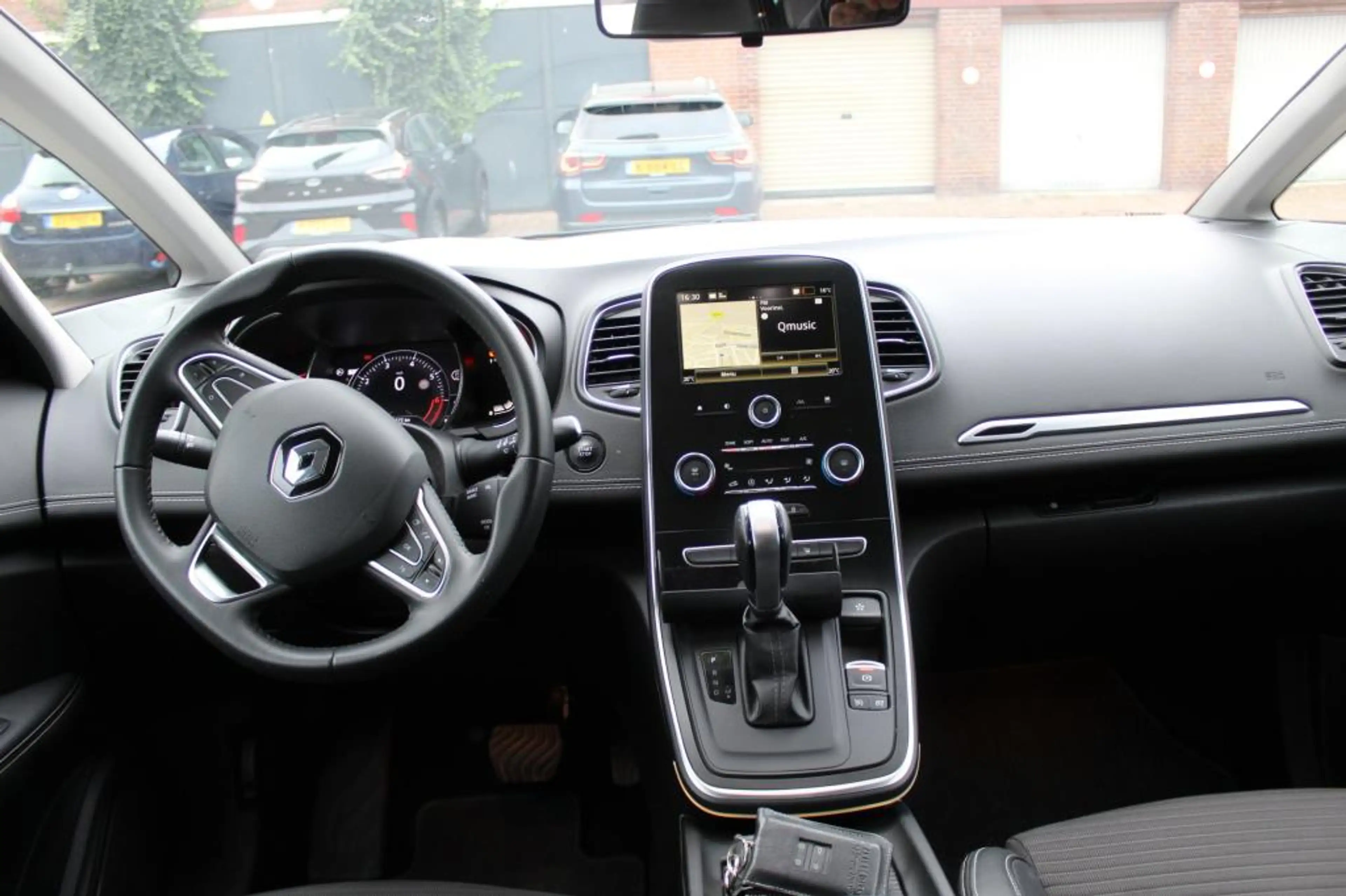 Renault Scenic 1.3 TCe Limited Automaat — photo 7