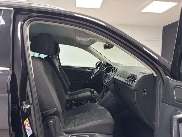 Volkswagen Tiguan — photo 12
