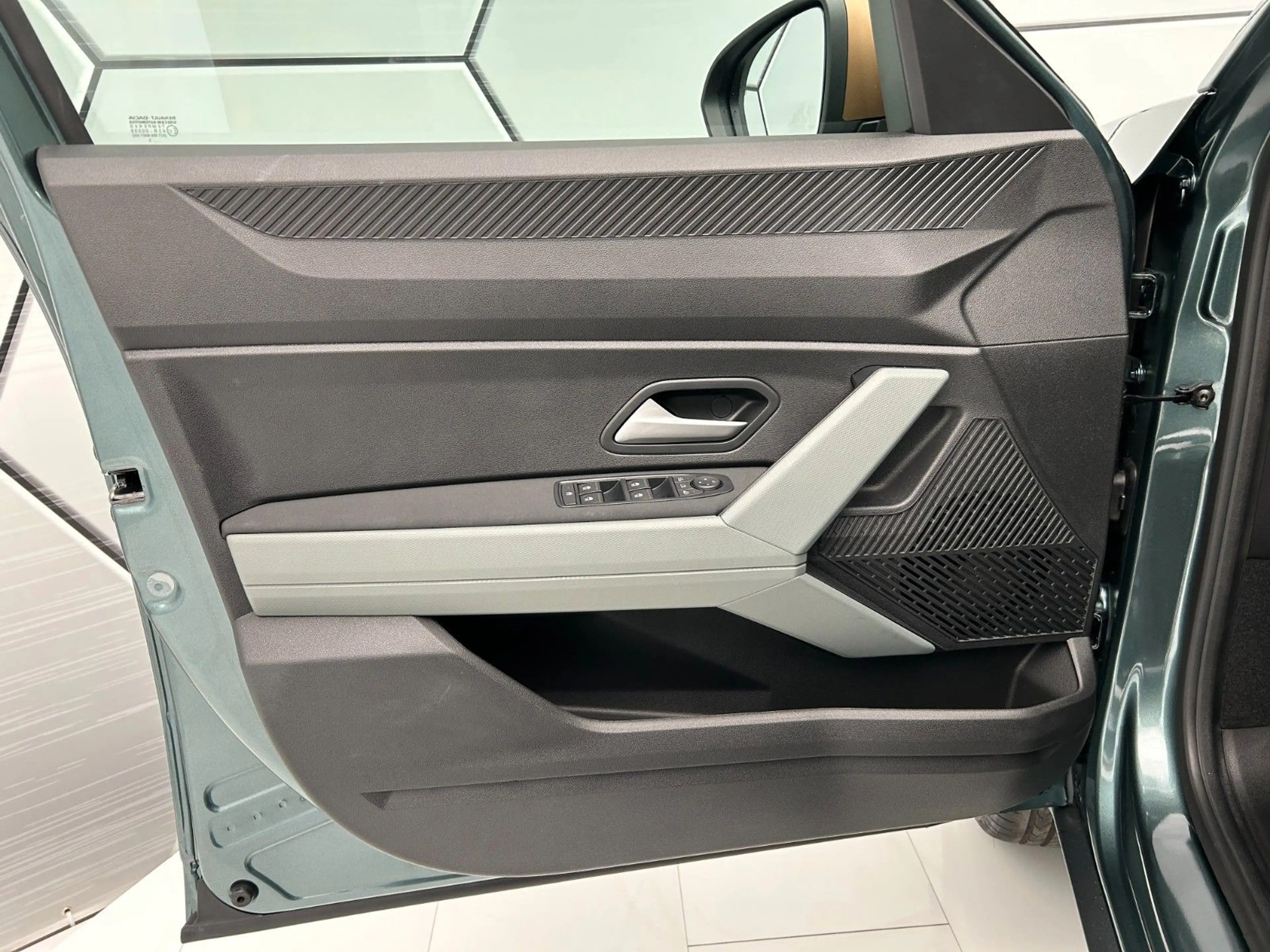 Dacia Bigster Extreme hybrid 155 Winter-Plus/City — photo 11