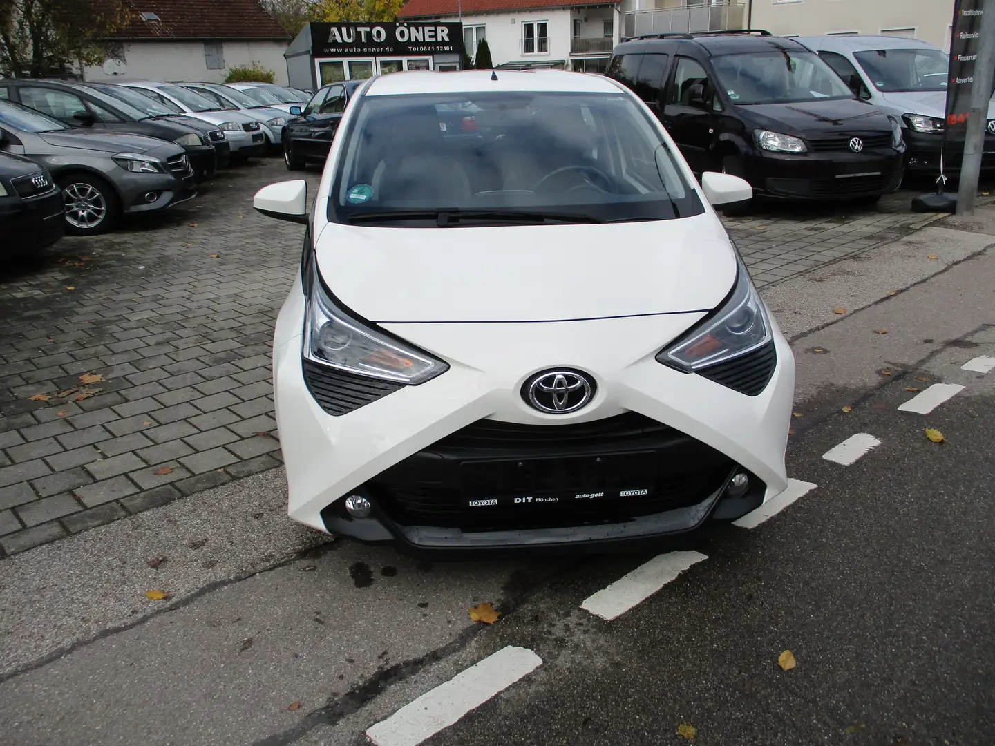 Toyota Aygo x-play connect Weiß - 2