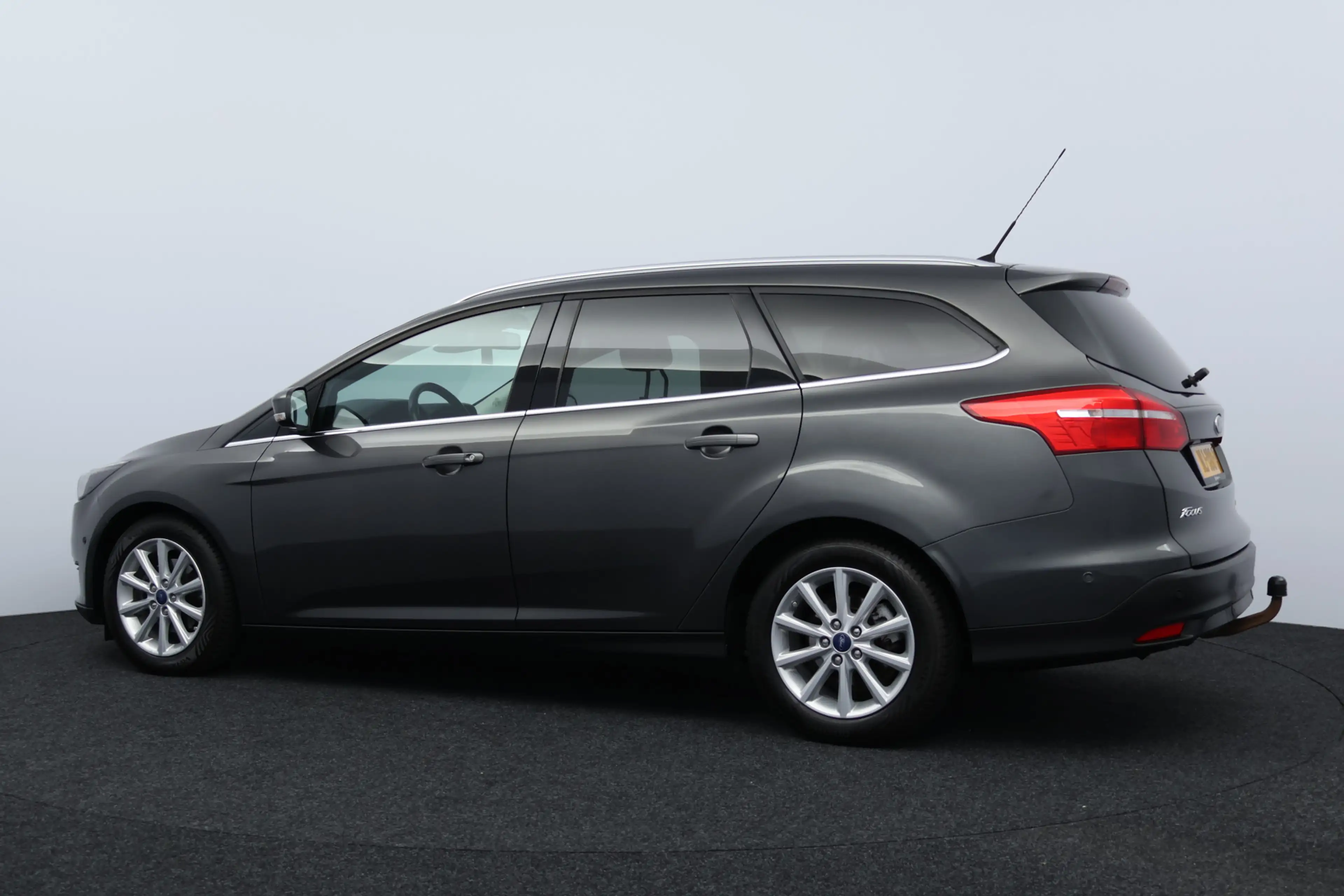 Ford Focus Wagon 1.0 Titanium/ Trekhaak/ Stuurverw/ Stoelverw — photo 6